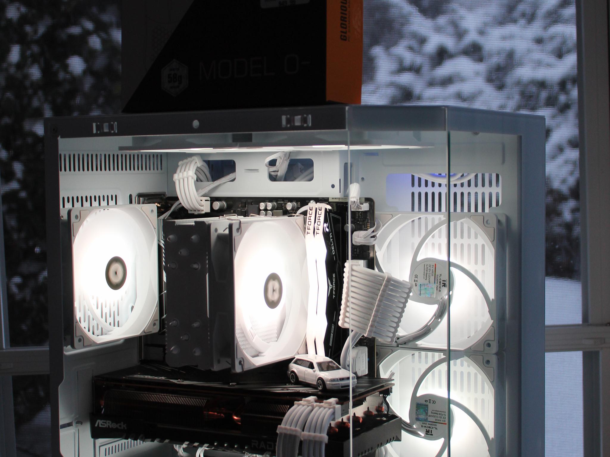 RX 7800XT 16GB+Ryzen 7 8700F | Premium All-White Gaming PC