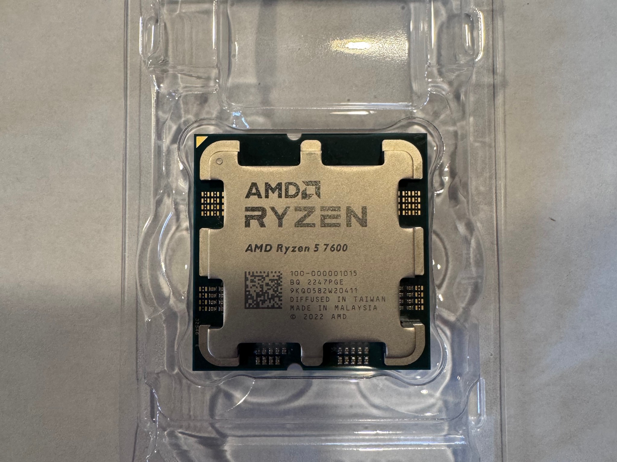 AMD Ryzen 5 7600 w/ Stock Cooler