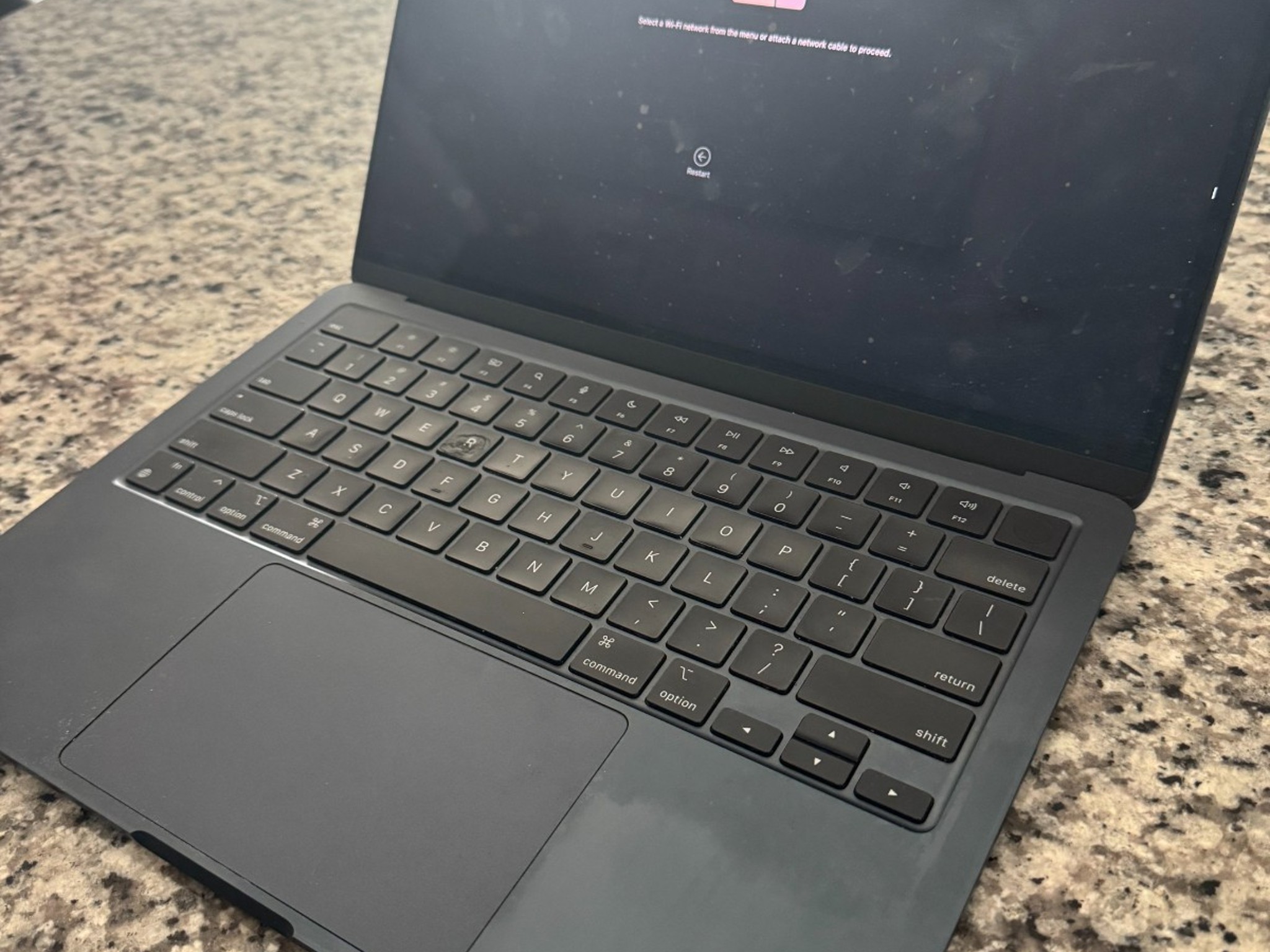 Apple MacBook Air M2 (2022) – Midnight – 256GB – I need this off my hands