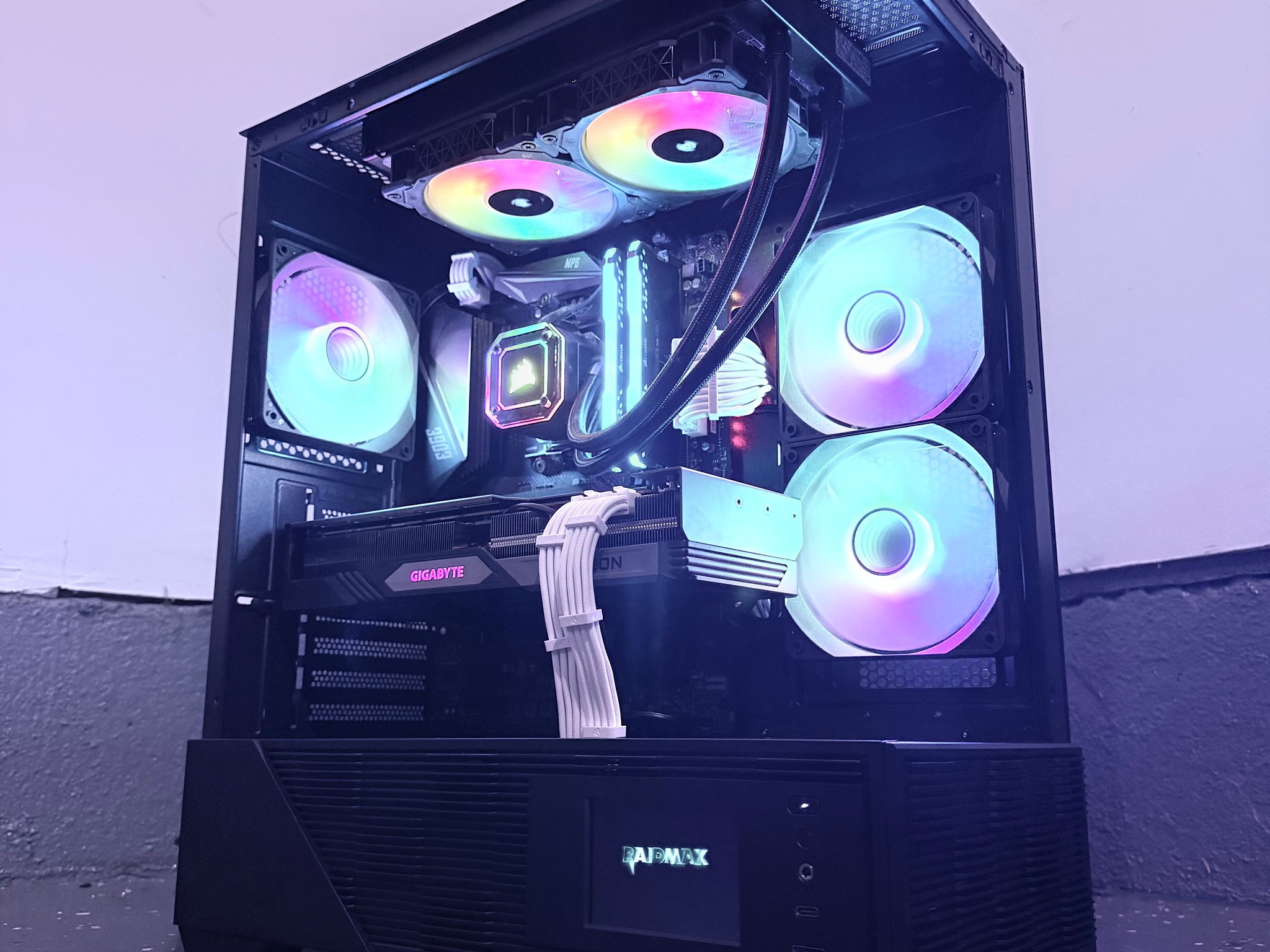 ⚫️"Phantom Prism"🌈| 1440p Gaming | RX 7800XT 16GB | Ryzen 7 3800X | 32B Ram | 1TB Storage