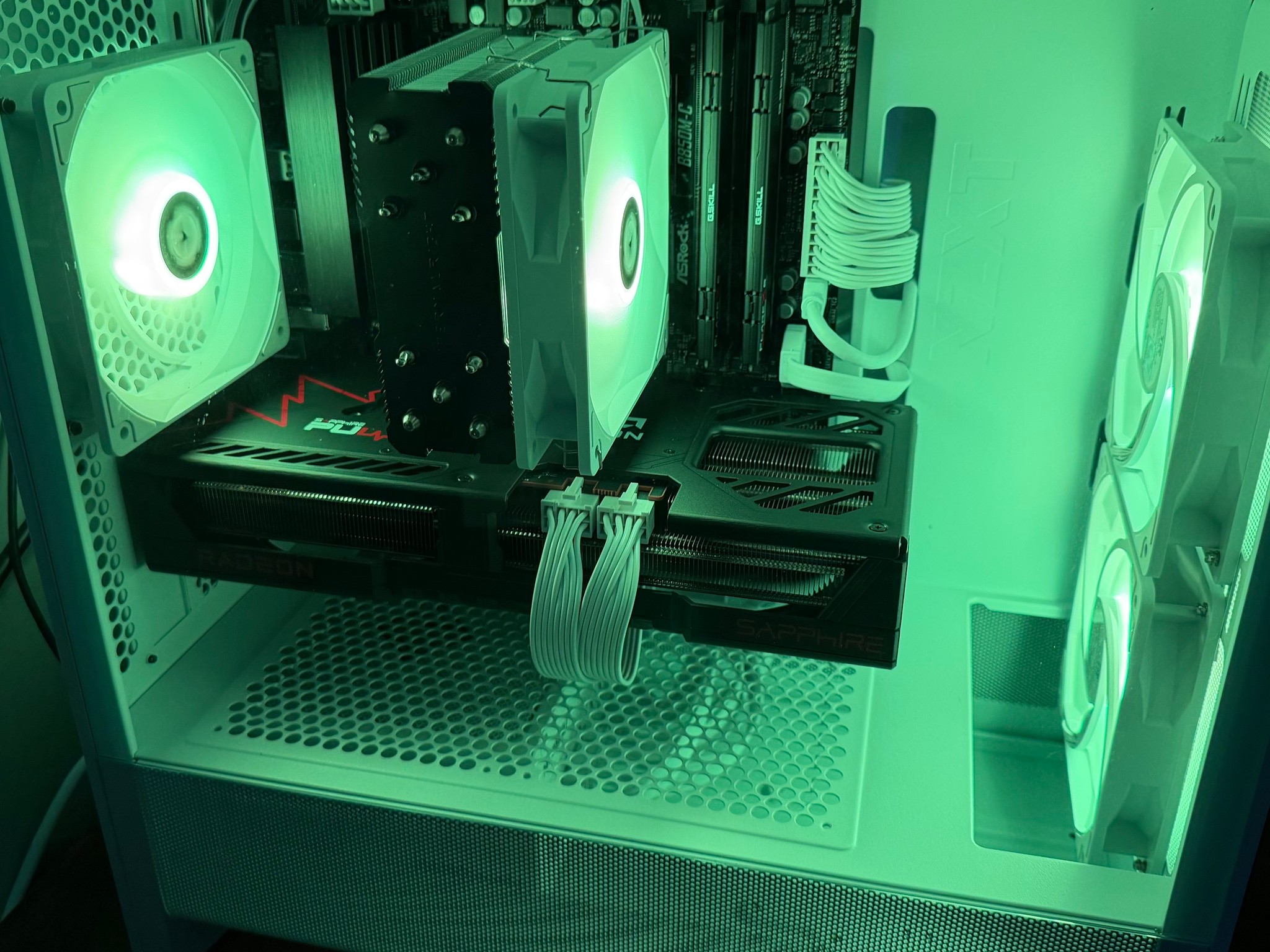 Custom Gaming PC AMD RX 9070 16GB, Ryzen 5 7500X3D, 32GB DDR5, 2TB Gen4 NVME, A Tier 850W PSU, W...
