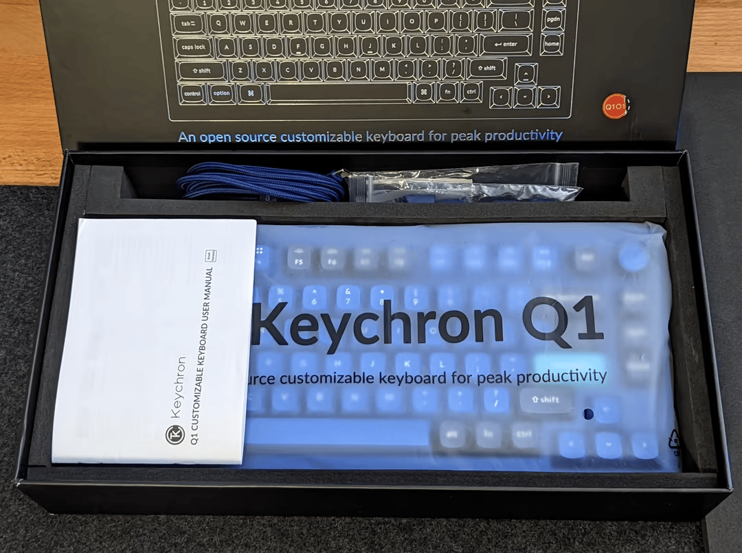 Keychron Q1 Ver.2 w/ Knob QMK Mechanical Keyboard / Navy Blue / Gateron G Pro Reds / OSA PBT Keycaps