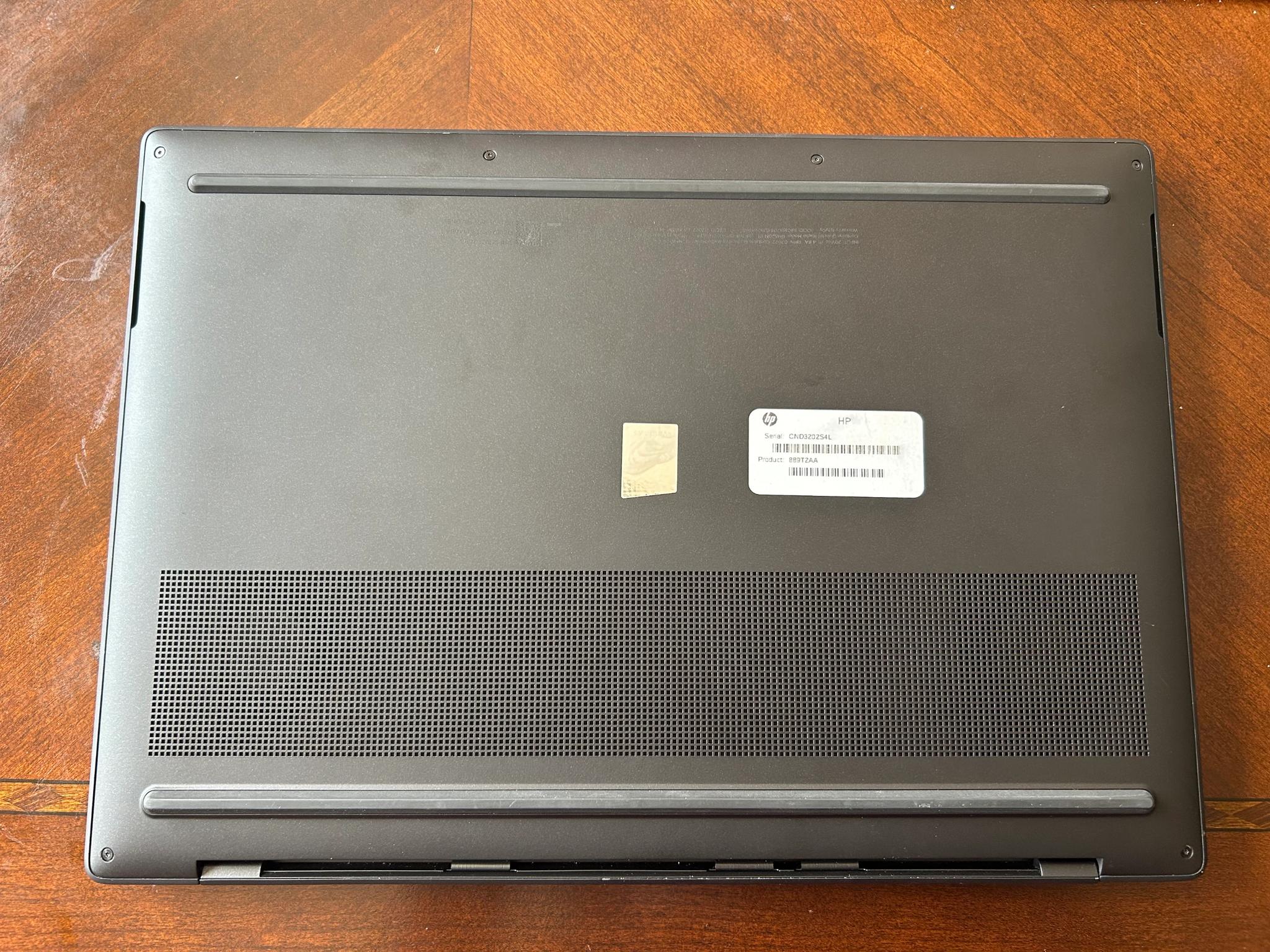 $1400 laptop for $400-HP Dragonfly Pro One 2024 laptop, under warranty. 7736u CPU and 680M igpu.