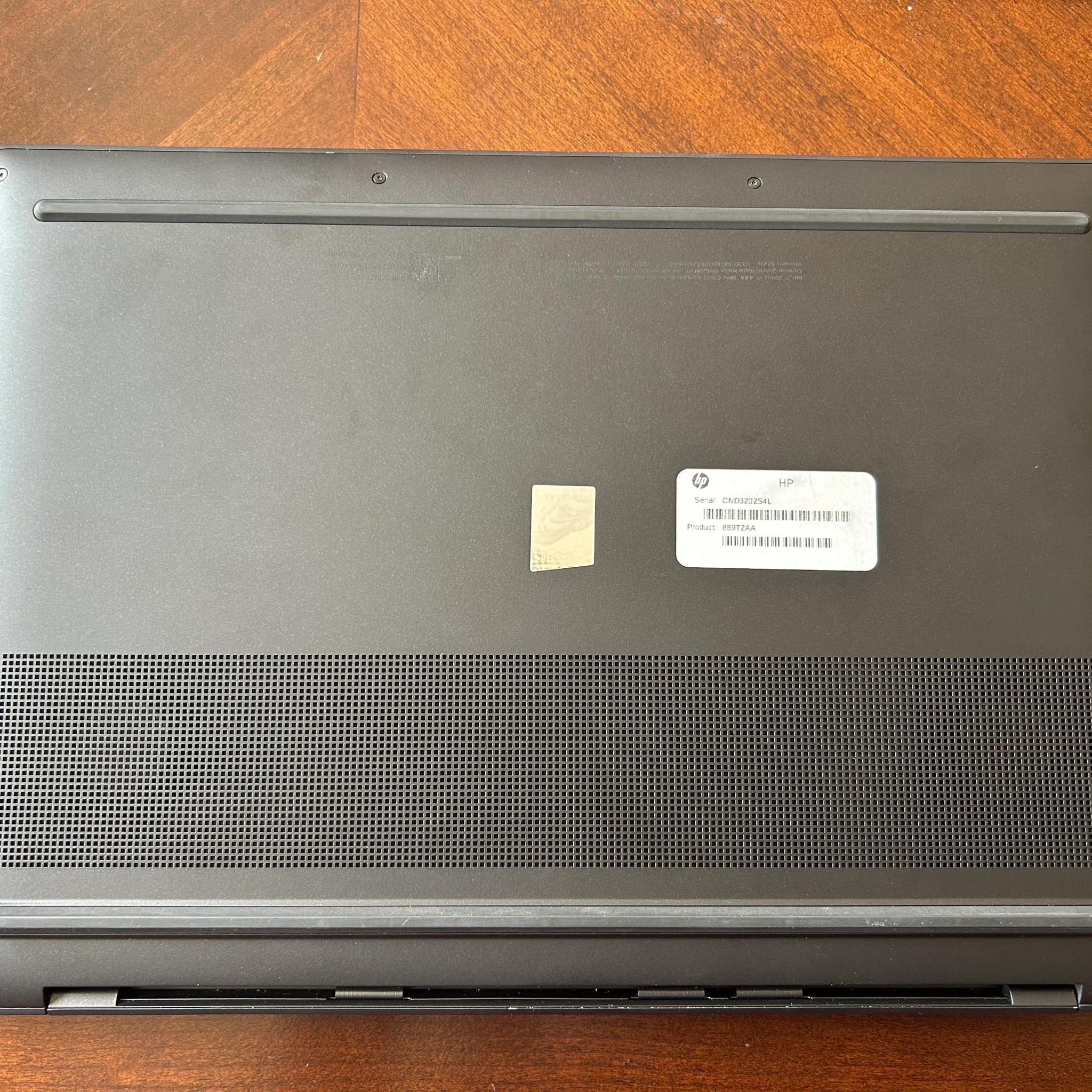 $1400 laptop for $400-HP Dragonfly Pro One 2024 laptop, under warranty. 7736u CPU and 680M igpu.