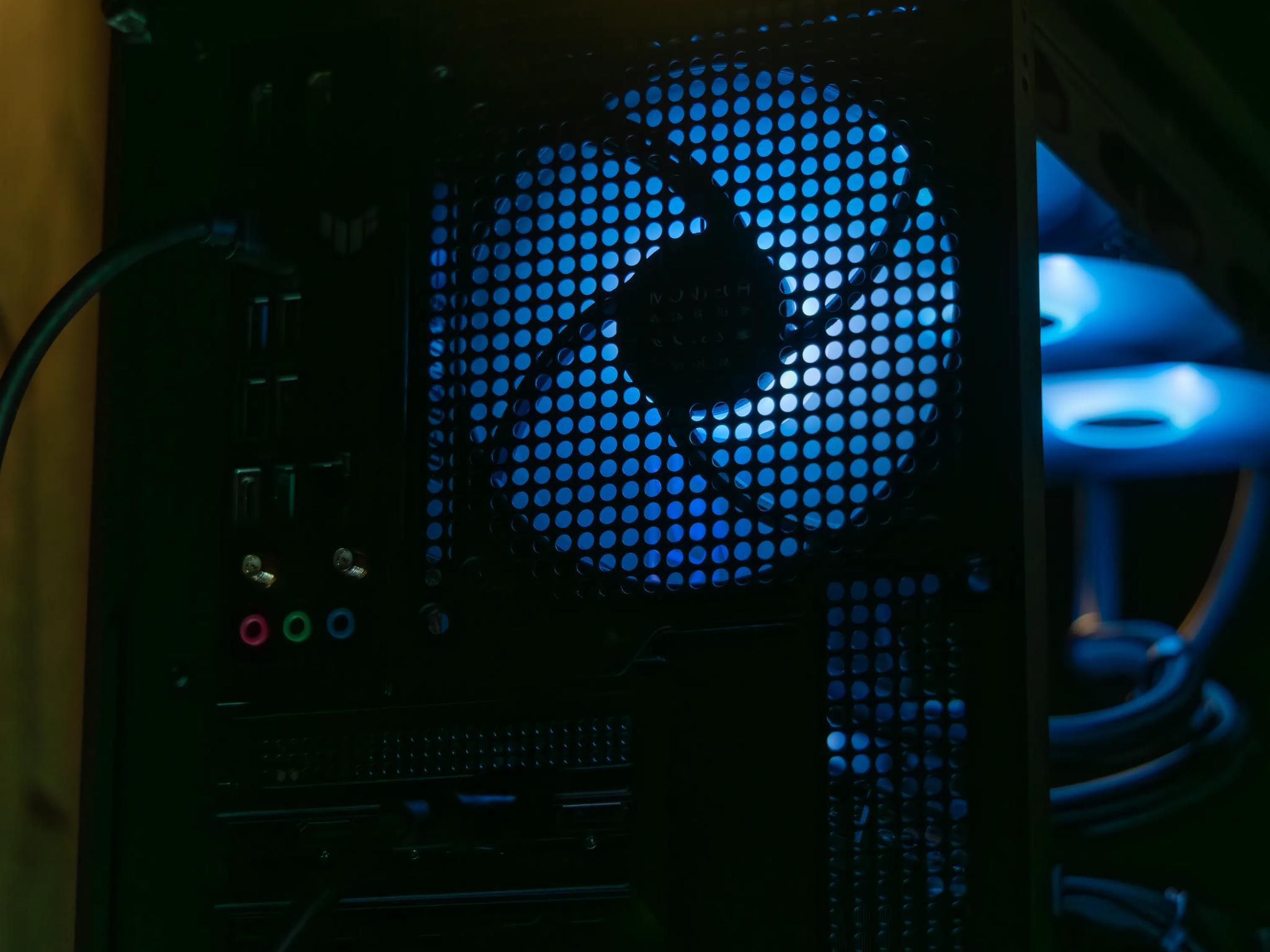 🌪️ Typhon 🌪️ RX 9070XT / AMD R7 7800X3D / 2TB NVME / 32GB DDR5 RAM / 360 AIO / Windows 11 Pro