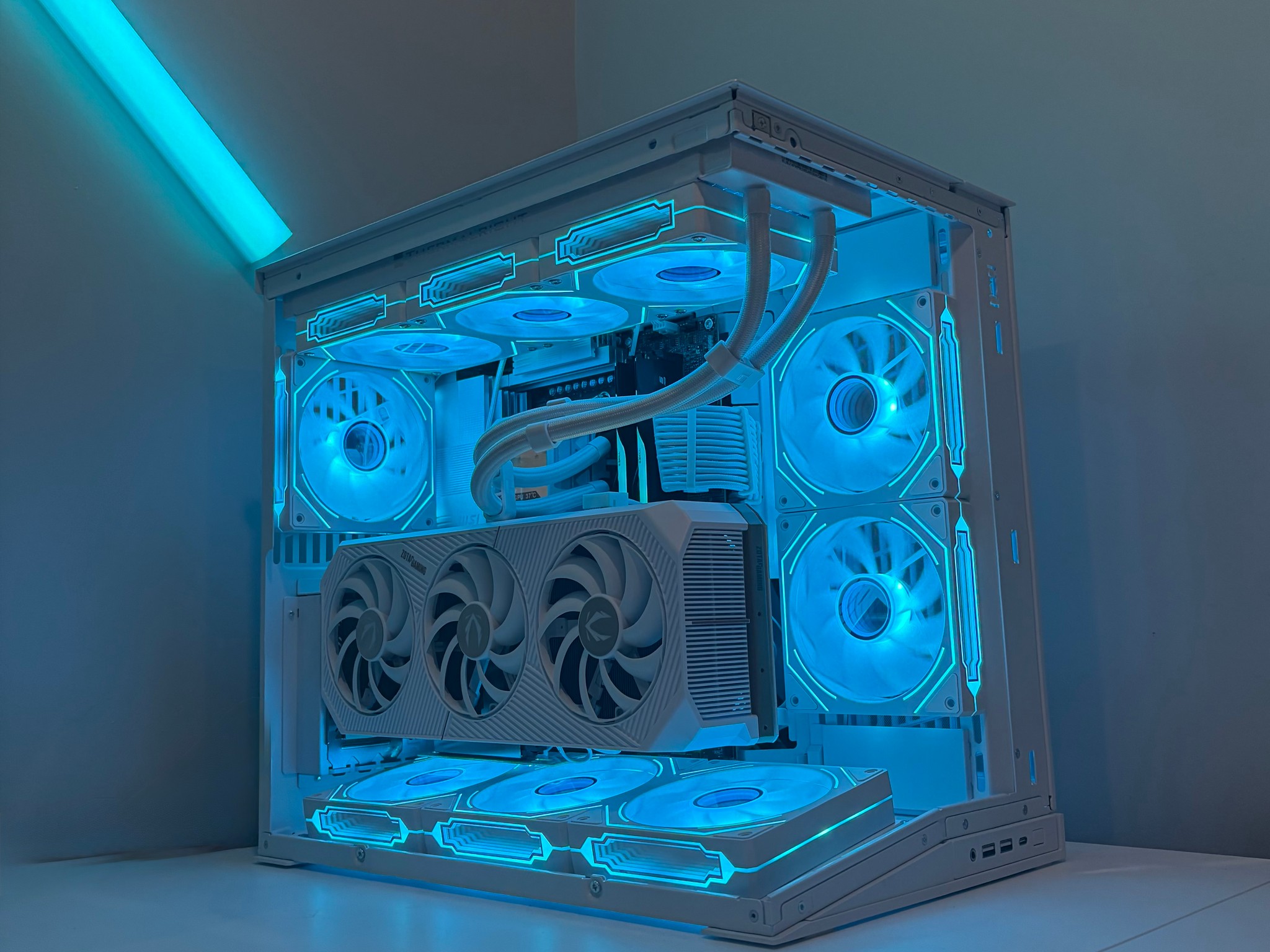 RTX 5080 | Ryzen 7 9800X3D | 32GB DDR5 RAM | Gaming PC