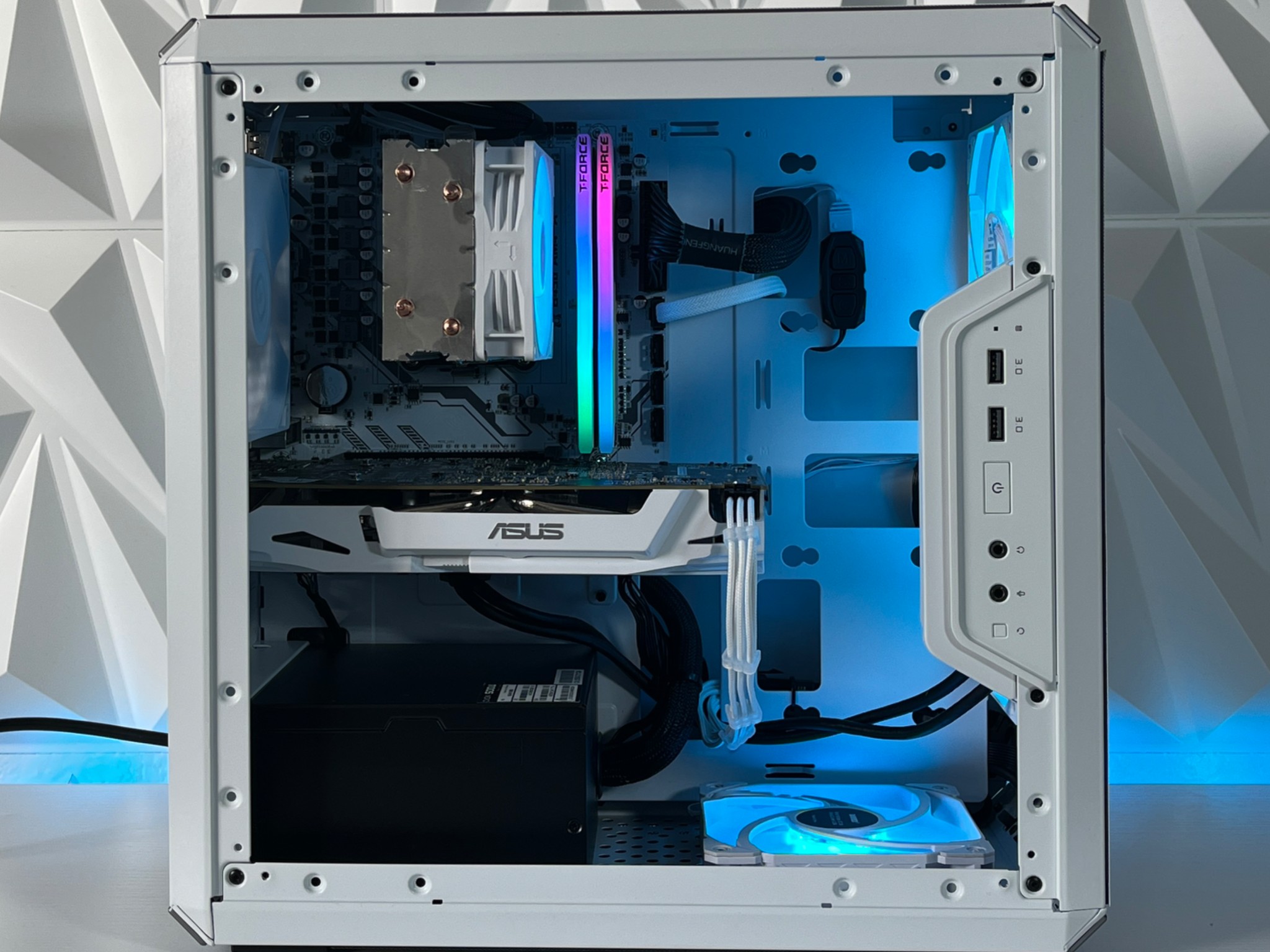 GTX 1060 6GB, Ryzen 7 1700X, 16GB 3600MHz | White RGB Gaming Computer
