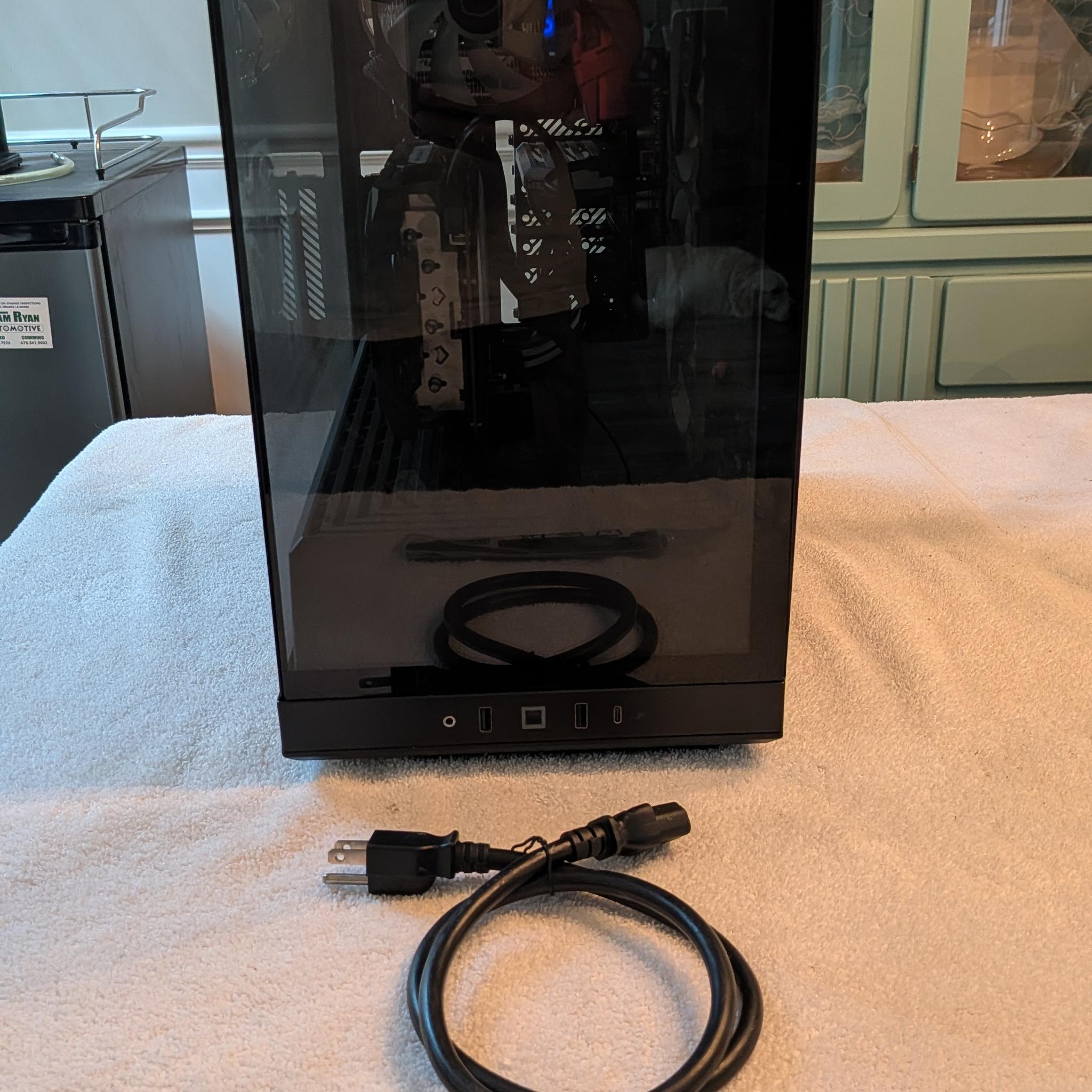 Radeon RX 6800XT Custom Gaming PC with Hyte y40 Case