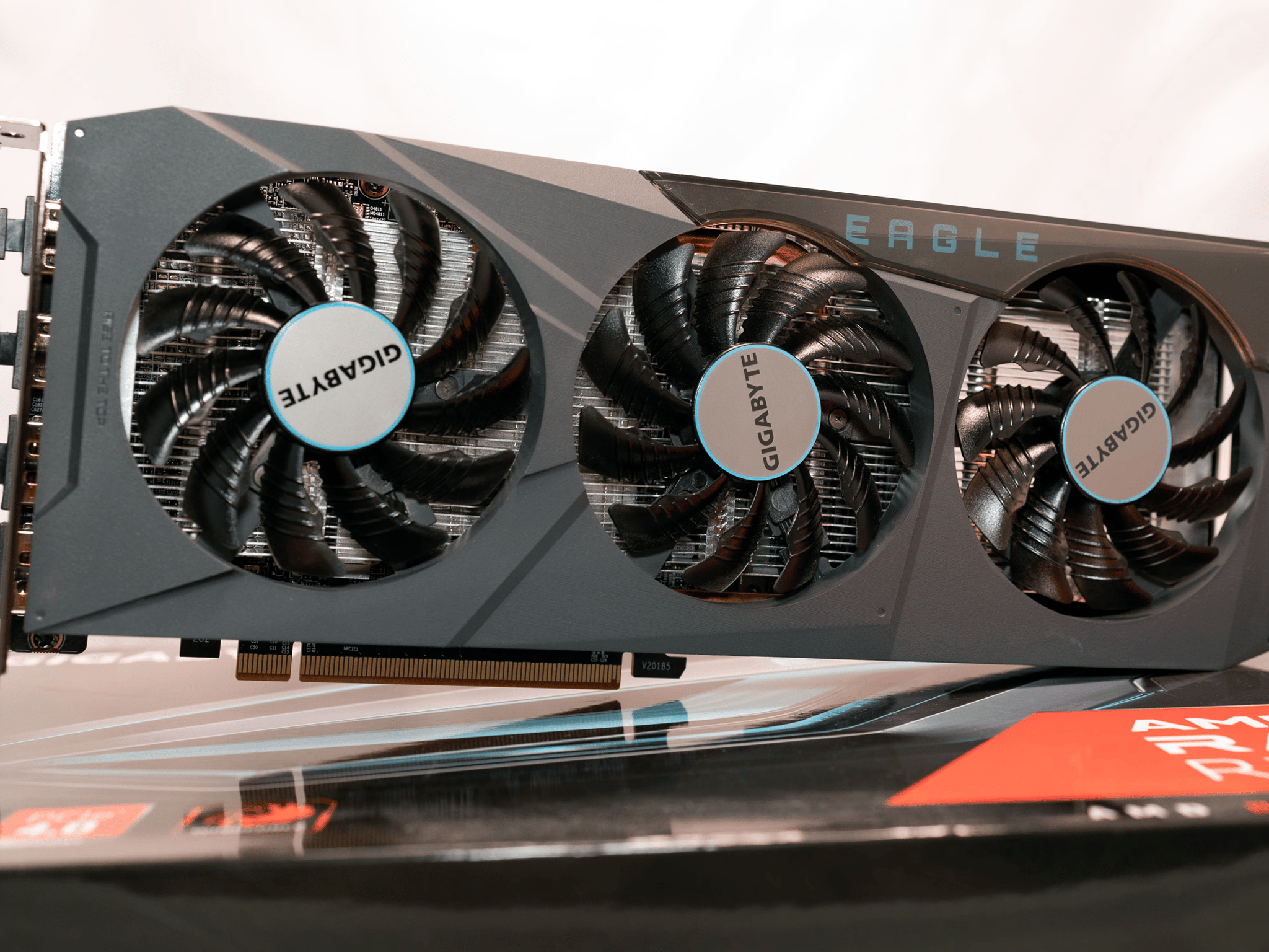 GIGABYTE Radeon RX 6600 XT EAGLE 8G Graphics Card