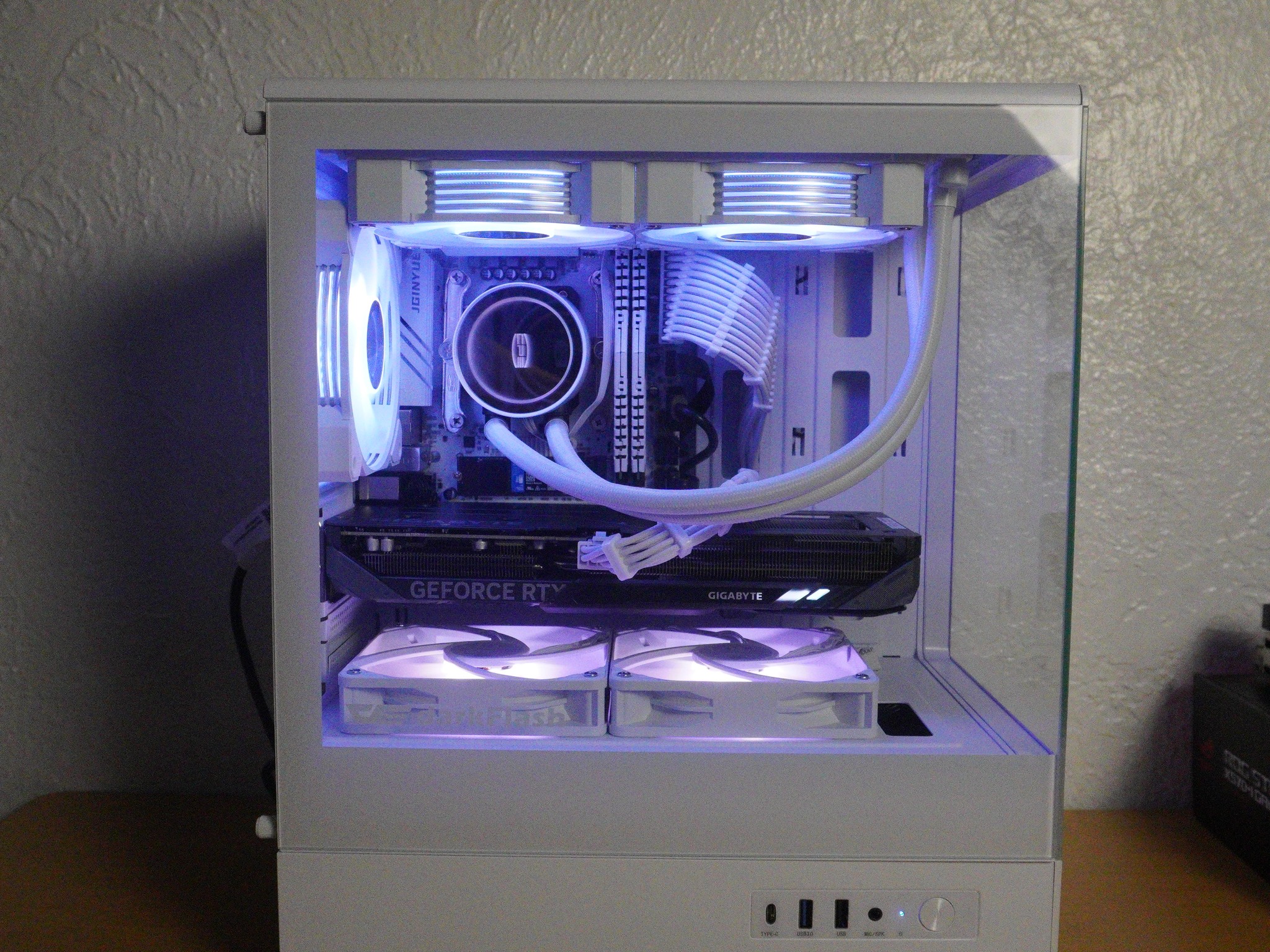 Soul White II | I7 12700K | RTX 5060 TI 8G | 16GB DDR4 | 512G 2.5 SSD | WINDOWS 11 ACTIVATED