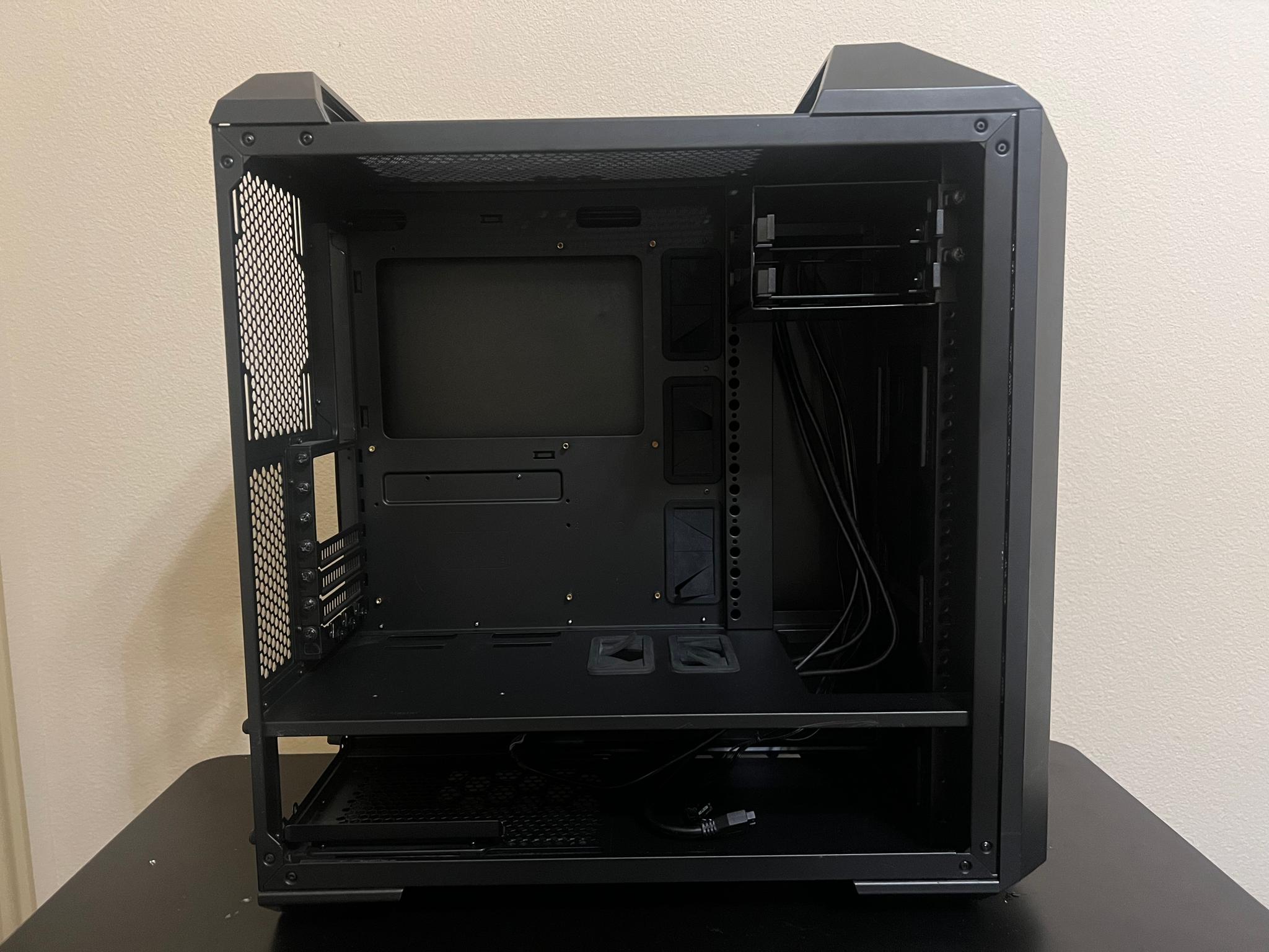 Cooler Master MasterCase Pro 5 - Screws included!