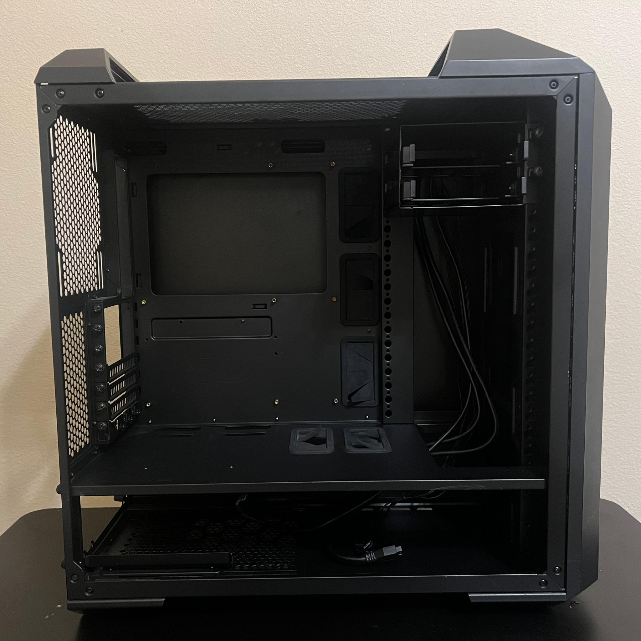 Cooler Master MasterCase Pro 5 - Screws included!