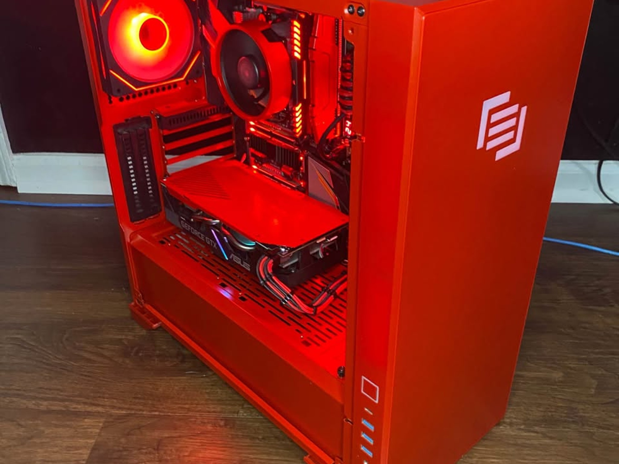 Red Gaming PC (GTX 1660 Super + AMD Ryzen 7 2700X + 16GB DDR4 + HDD + SSD)