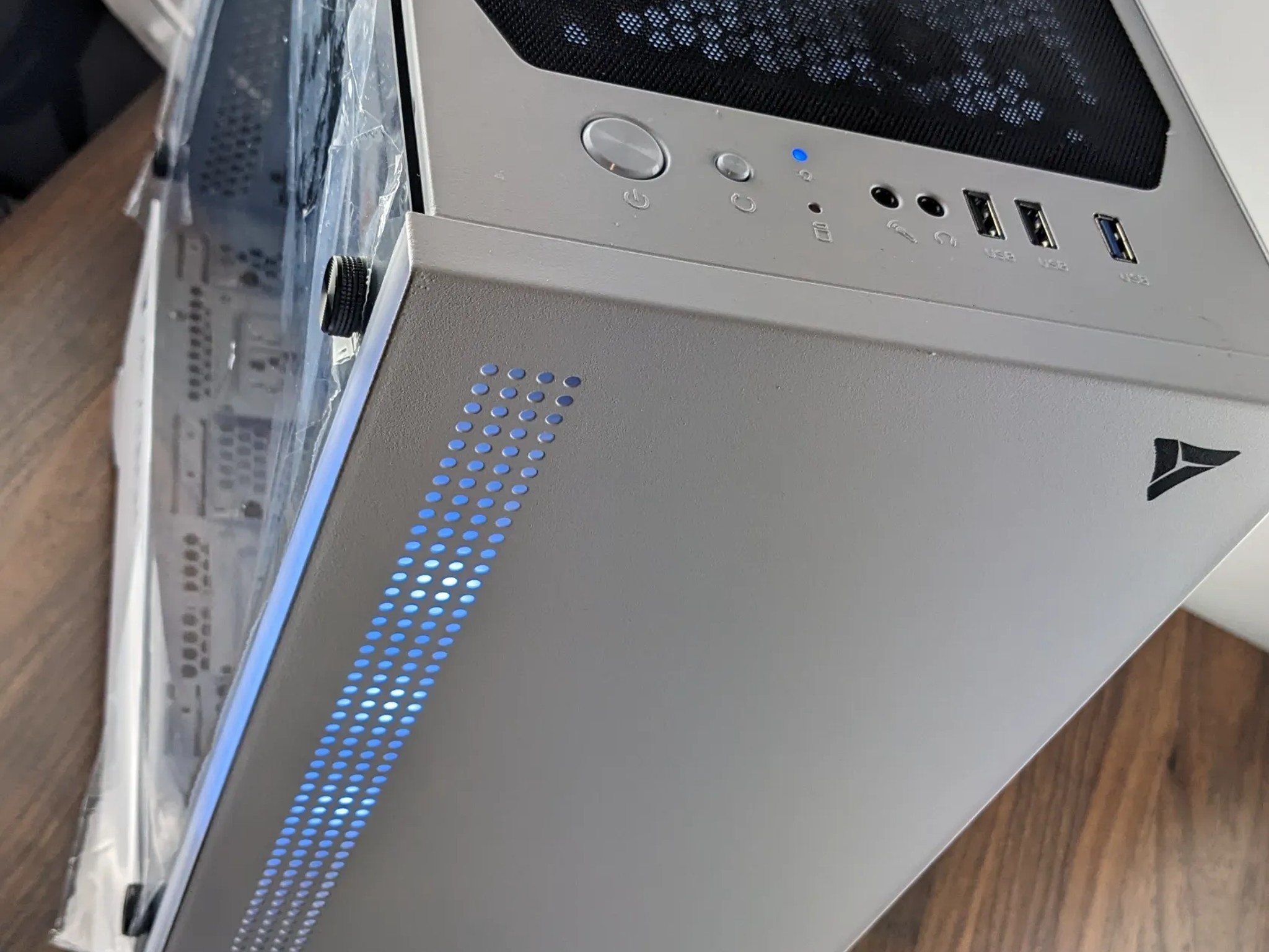 RTX 2060 Super, Ryzen 5 5600X, 2x8GB 3000mz 512GB NVMe All White