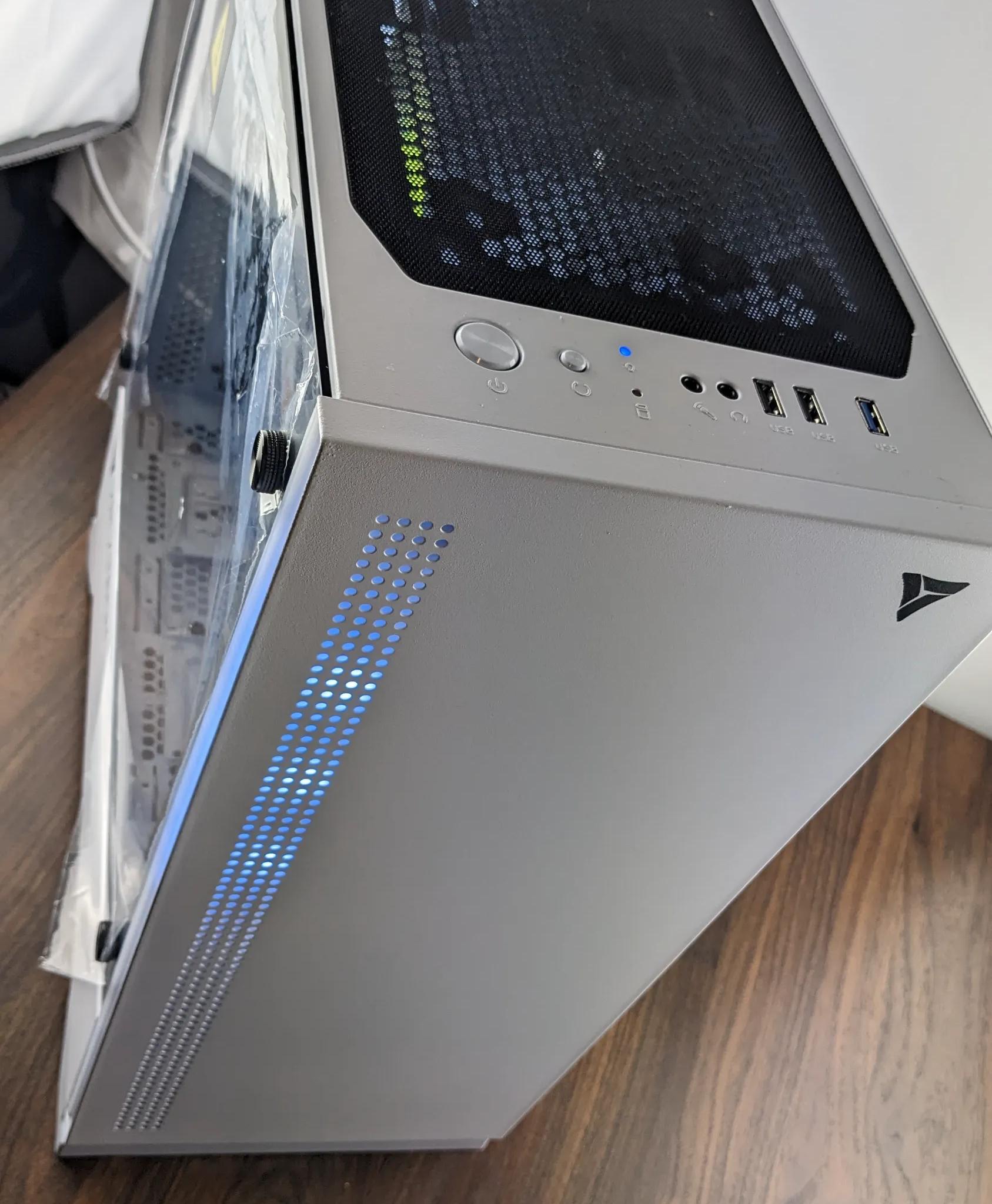 RTX 2060 Super, Ryzen 5 5600X, 2x8GB 3000mz 512GB NVMe All White Out