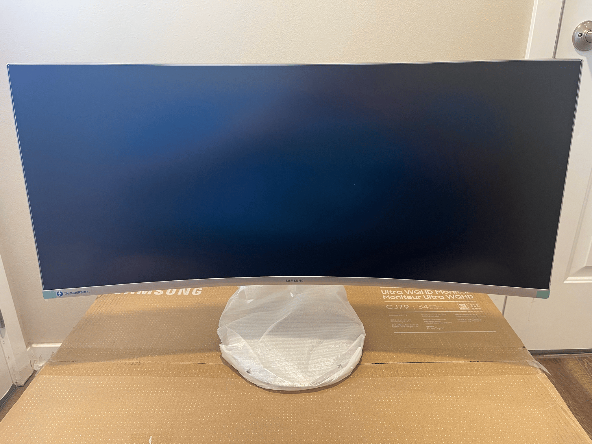 Samsung CJ79 34" QLED Ultra-Wide Curved Monitor (100Hz, Thunderbolt 3) - White
