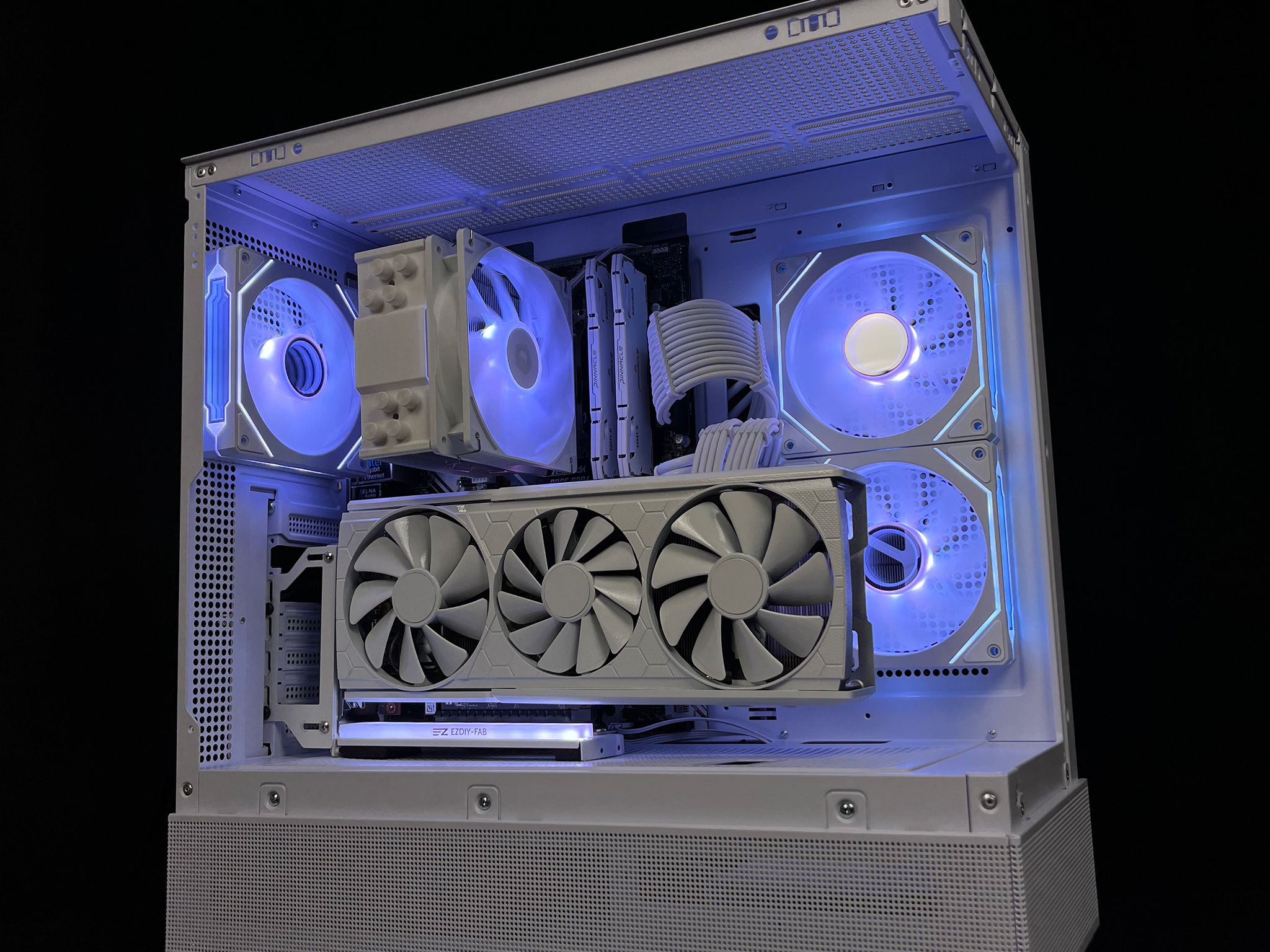 RX 5700XT, Intel i5 9400F, 16GB DDR4, 1TB SSD