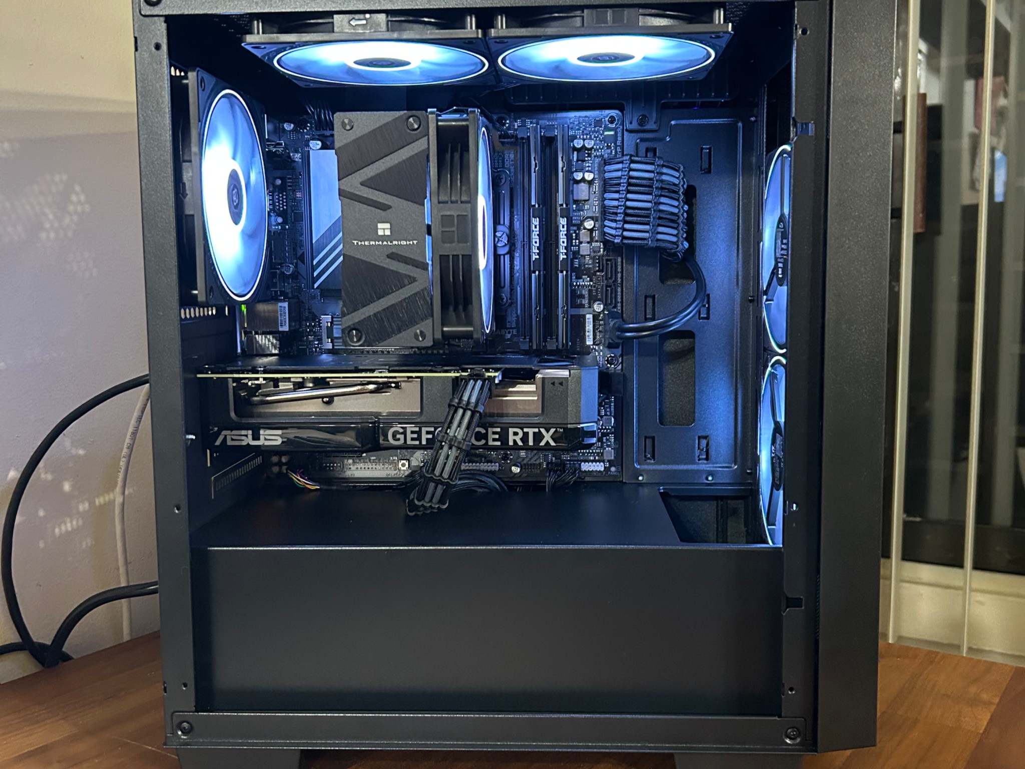 RTX 4070 12GB | Intel i5 13400F | 32GB DDR5 | 1TB SSD | The Stalker RTX