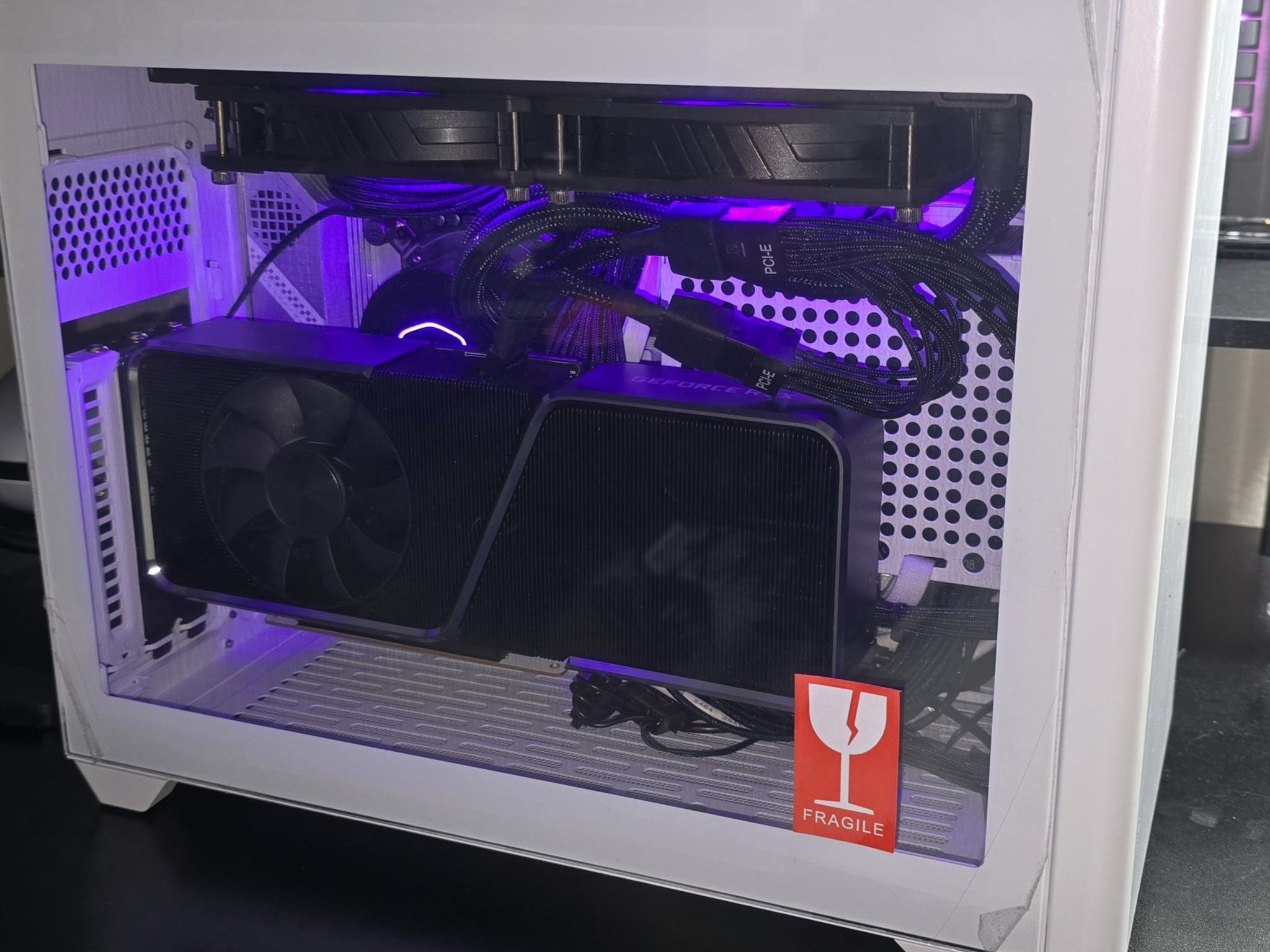 SMALL FORM FACTOR / SFF GAMING PC - 3070 TI FE, I-7 12700K, 32GB DDR5, 2TB WD SN850X, LIQUID COOLED