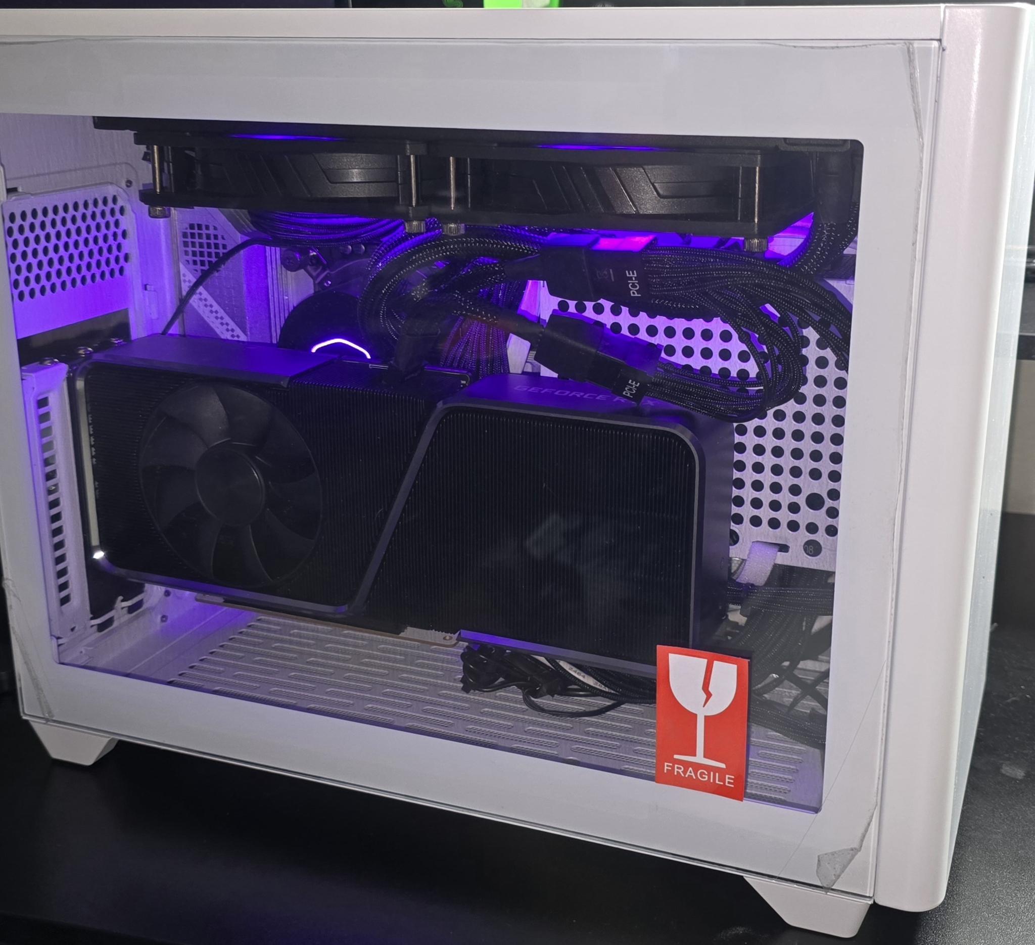 SMALL FORM FACTOR / SFF GAMING PC - 3070 TI FE, I-7 12700K, 32GB DDR5, 2TB WD SN850X, LIQUID COOLED