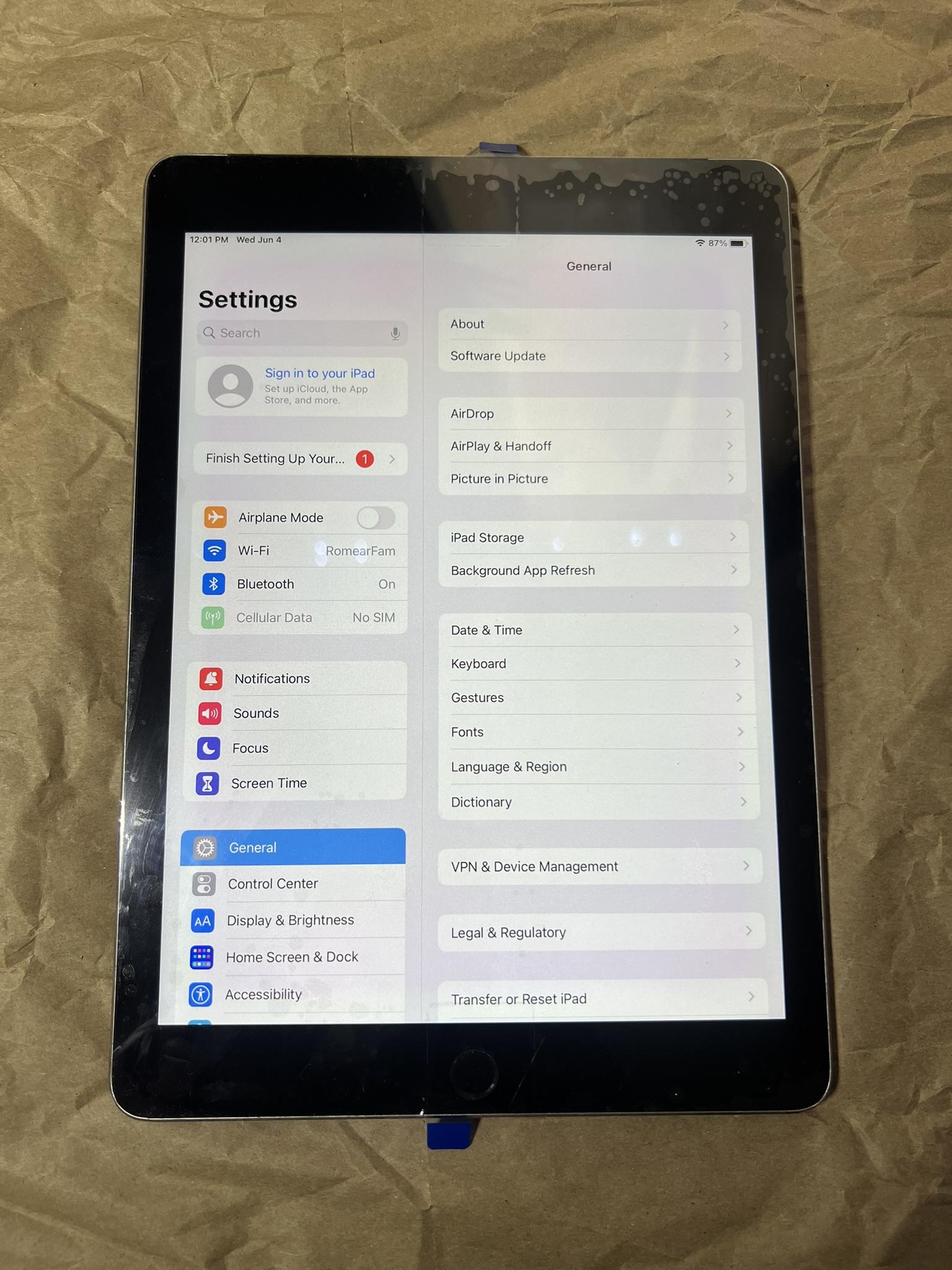 Apple iPad Air 2 – Wi-Fi + Cellular – 128GB – Space Gray