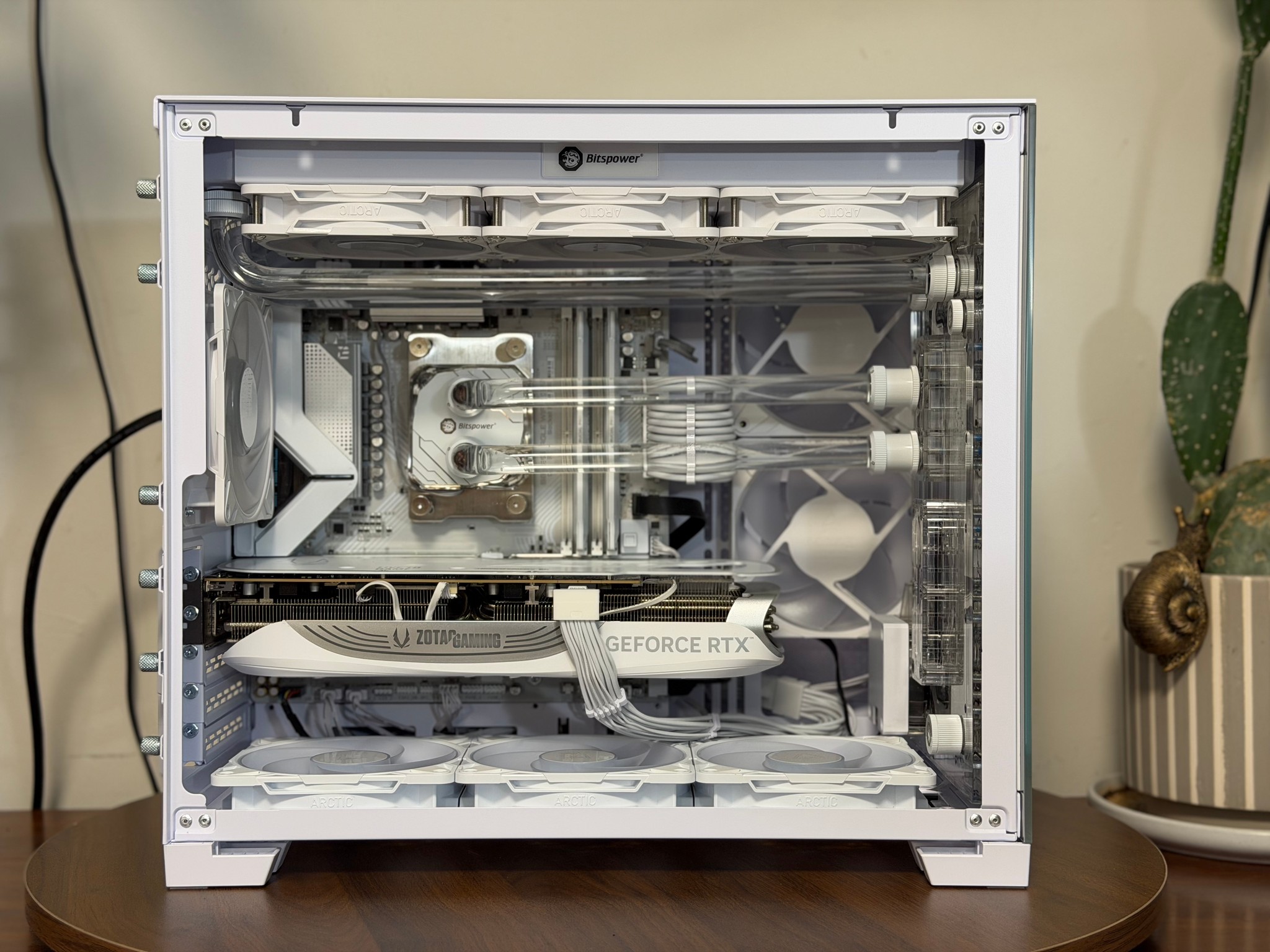 RTX 4080 | Ryzen 7 7800X3D | 32GB DDR5 | B850M | 2TB Gen4 SSD | 850W SFX Custom Loop