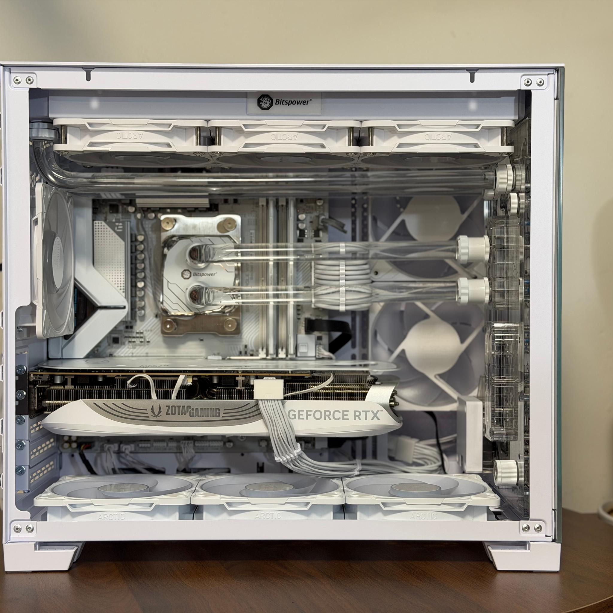 RTX 4080 | Ryzen 7 7800X3D | 32GB DDR5 | B850M | 2TB Gen4 SSD | 850W SFX Custom Loop