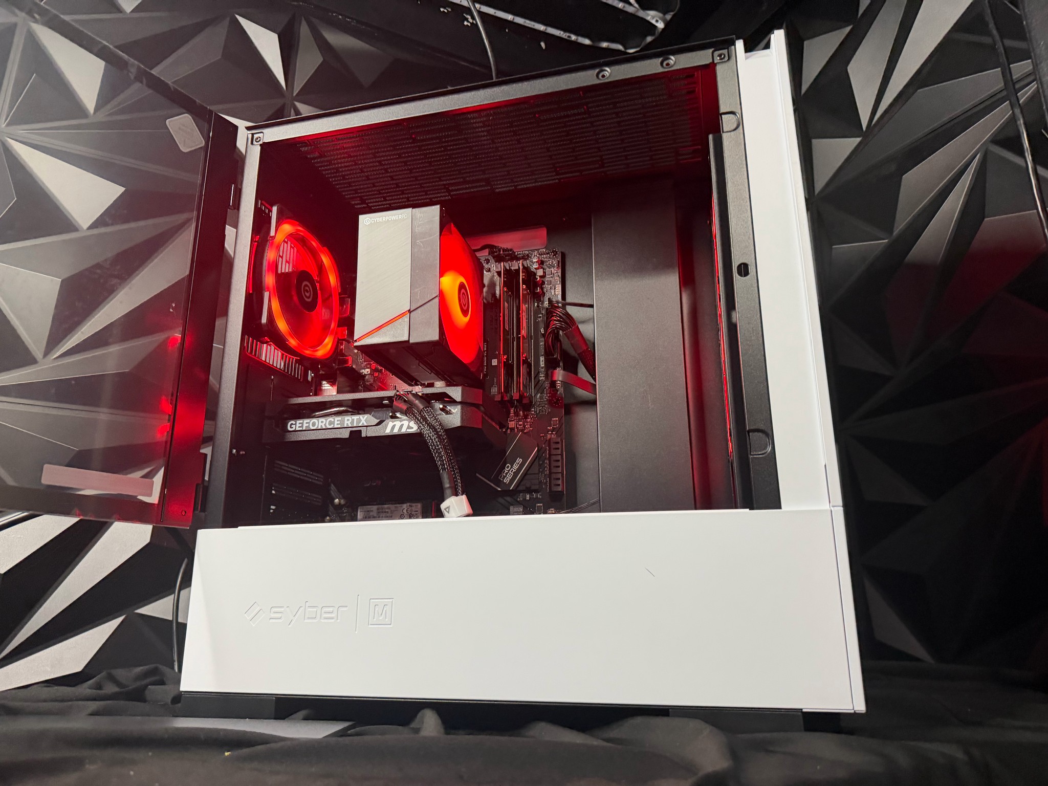 🐼⚡ CYBER PANDA ⚡🐼Ryzen 5 8400F| RTX 5060| 16 GB DDR5| 750GB NVMe| 1000W PSU