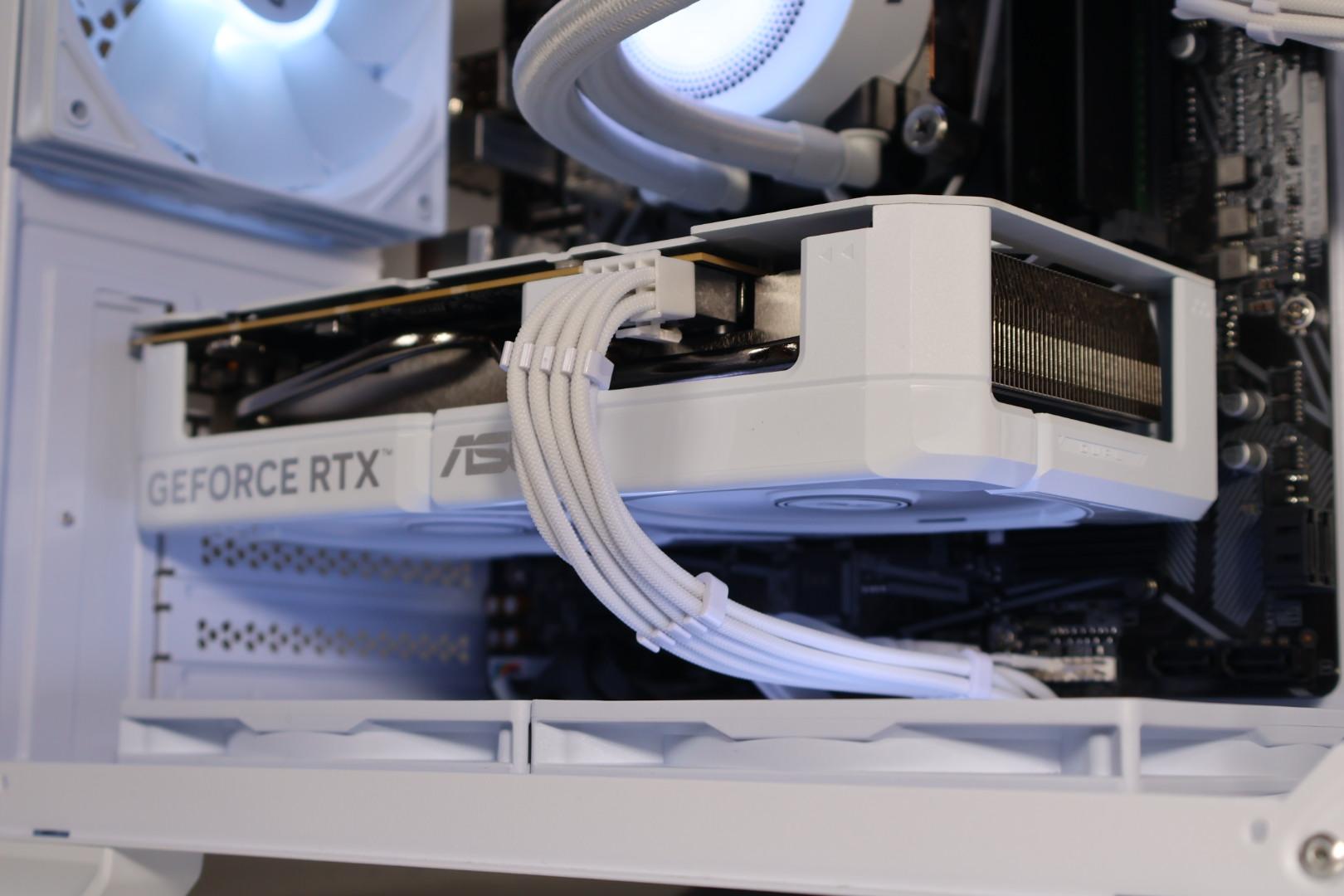 ⚪Dry Ice | RTX 5060 Ryzen 5⚪