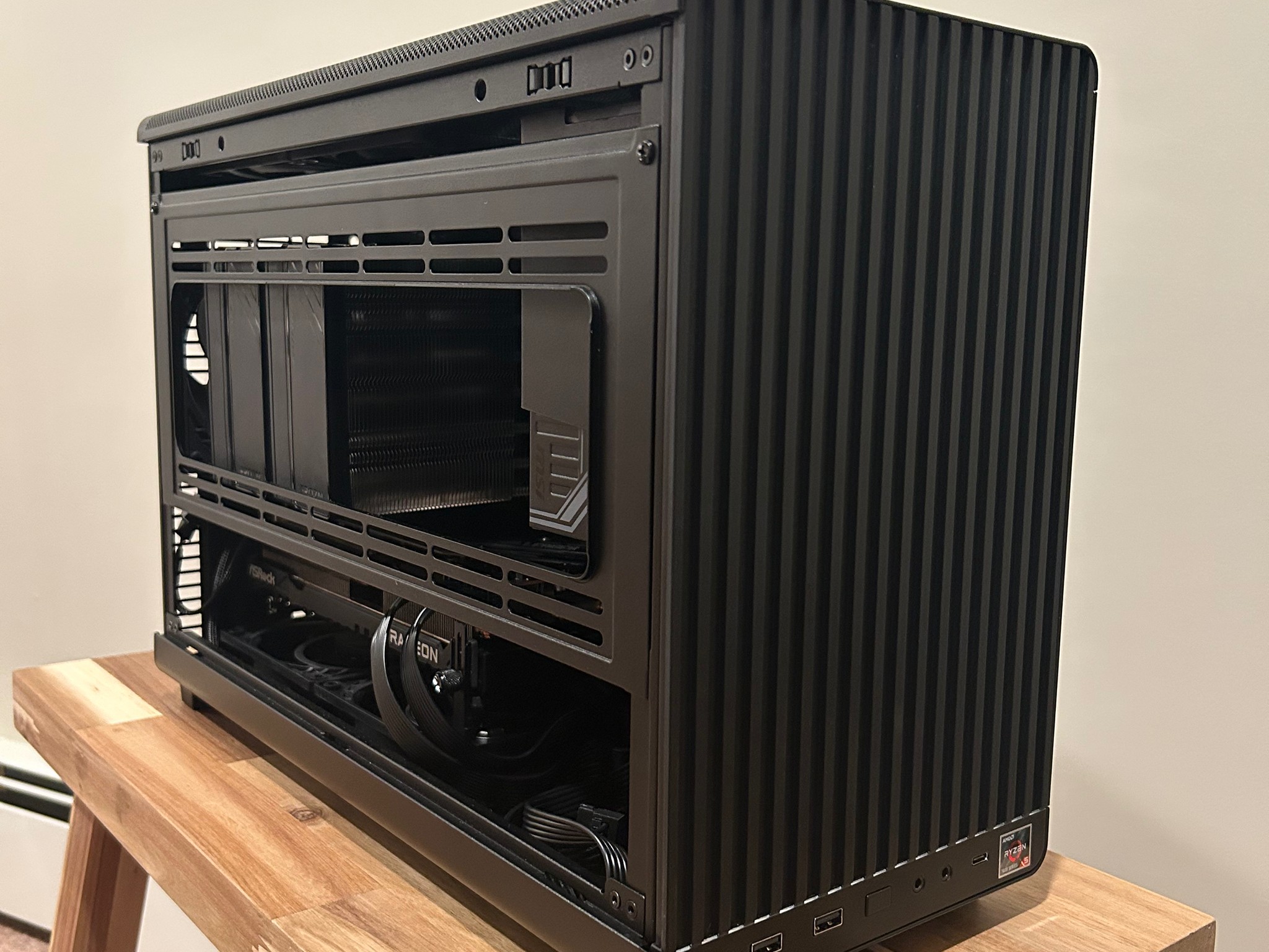𝙉𝙞𝙣𝙟𝙖 - Small 1440p Silent Monster - 7600X/7800 XT/32 GB DDR5/1 TB SSD/W11 Pro