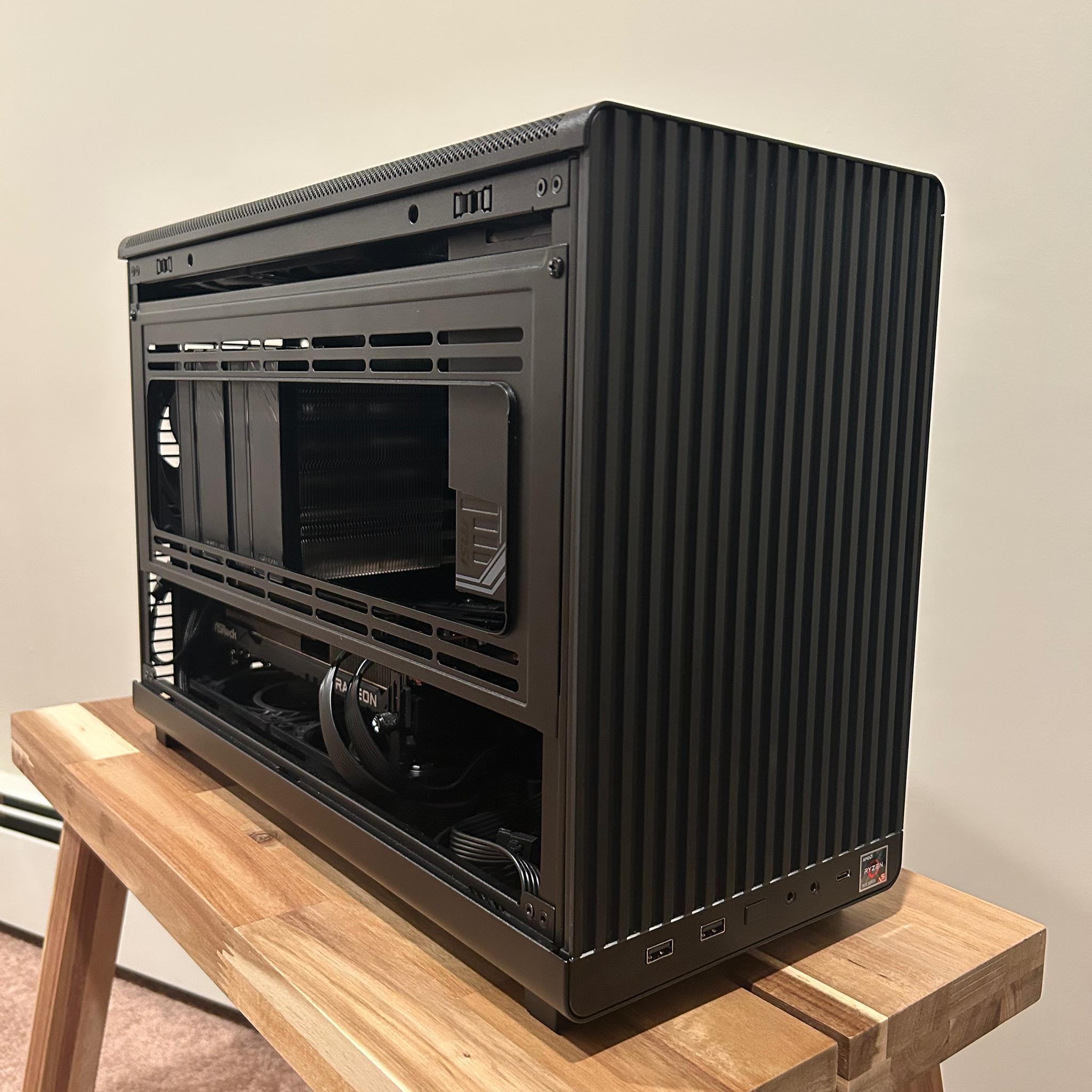 𝙉𝙞𝙣𝙟𝙖 - Small 1440p Silent Monster - 7600X/7800 XT/32 GB DDR5/1 TB SSD/W11 Pro