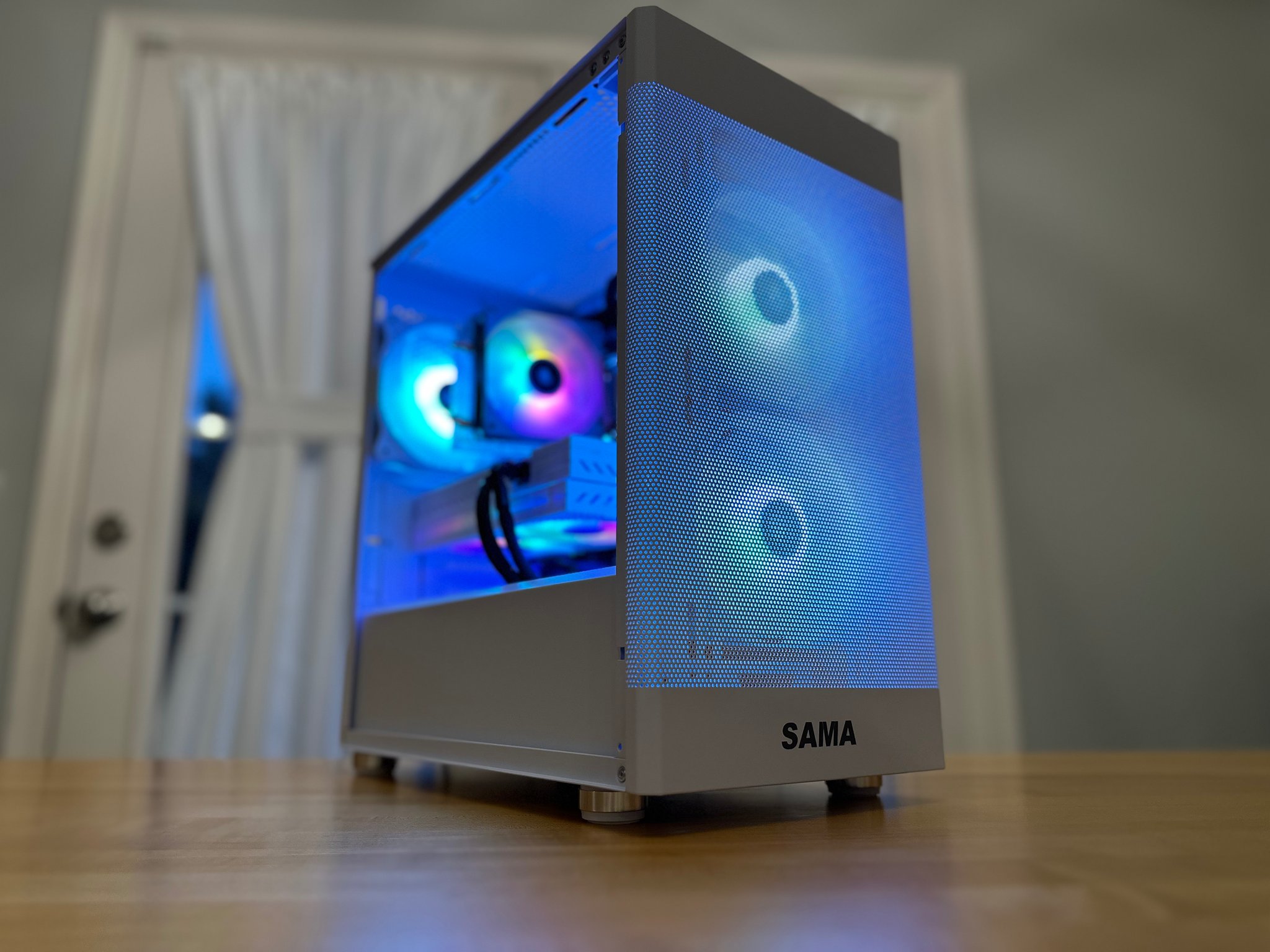 ⚪️❄️|RX 580 8gb, i7 5930k, 1tb SSD, 16gb Ram Budget Gaming PC