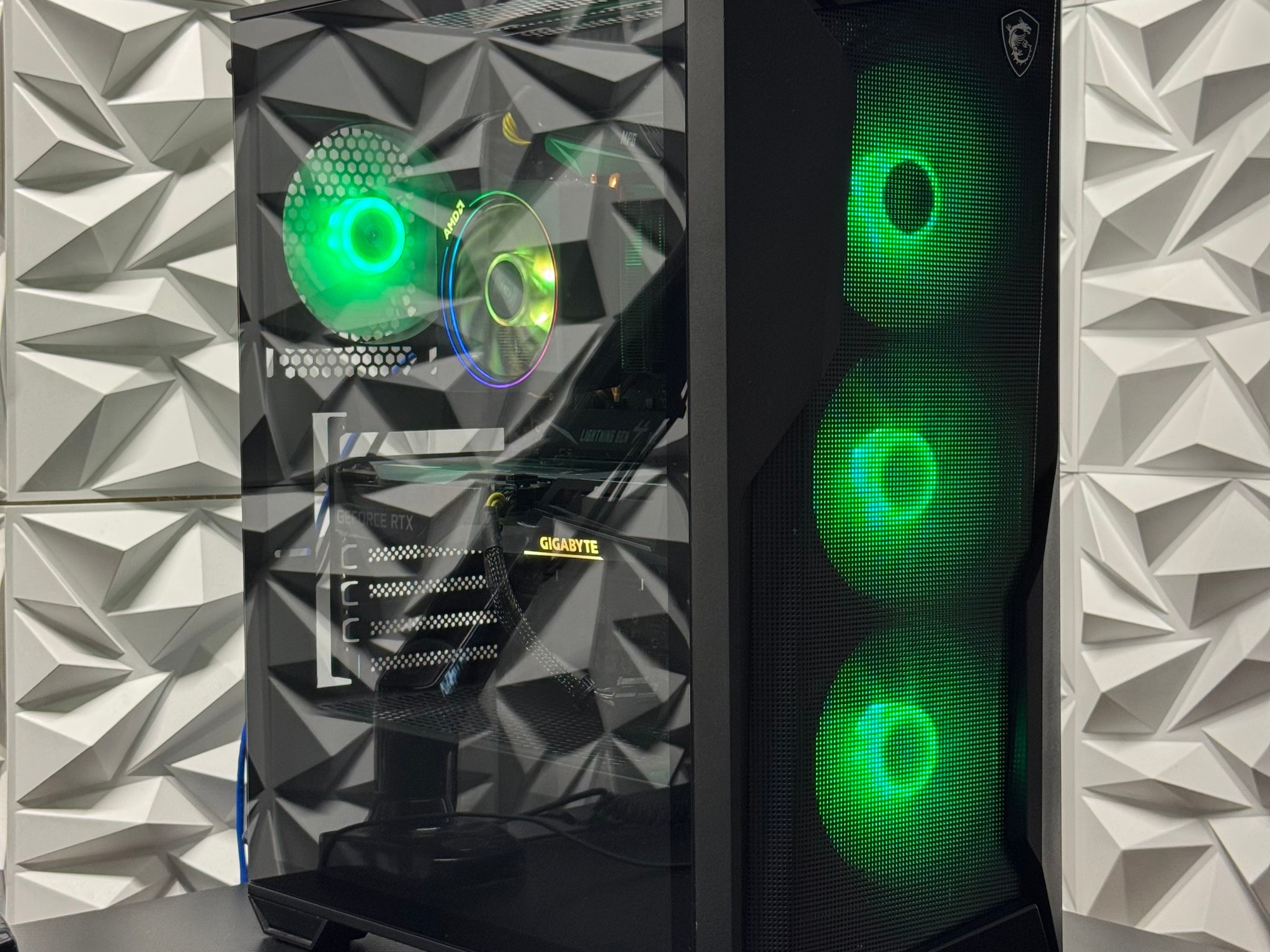 RTX 3060 / Ryzen 7 3800x / 16GB Ram / 512GB SSD / X570 Chipset / upgradable / gaming pc