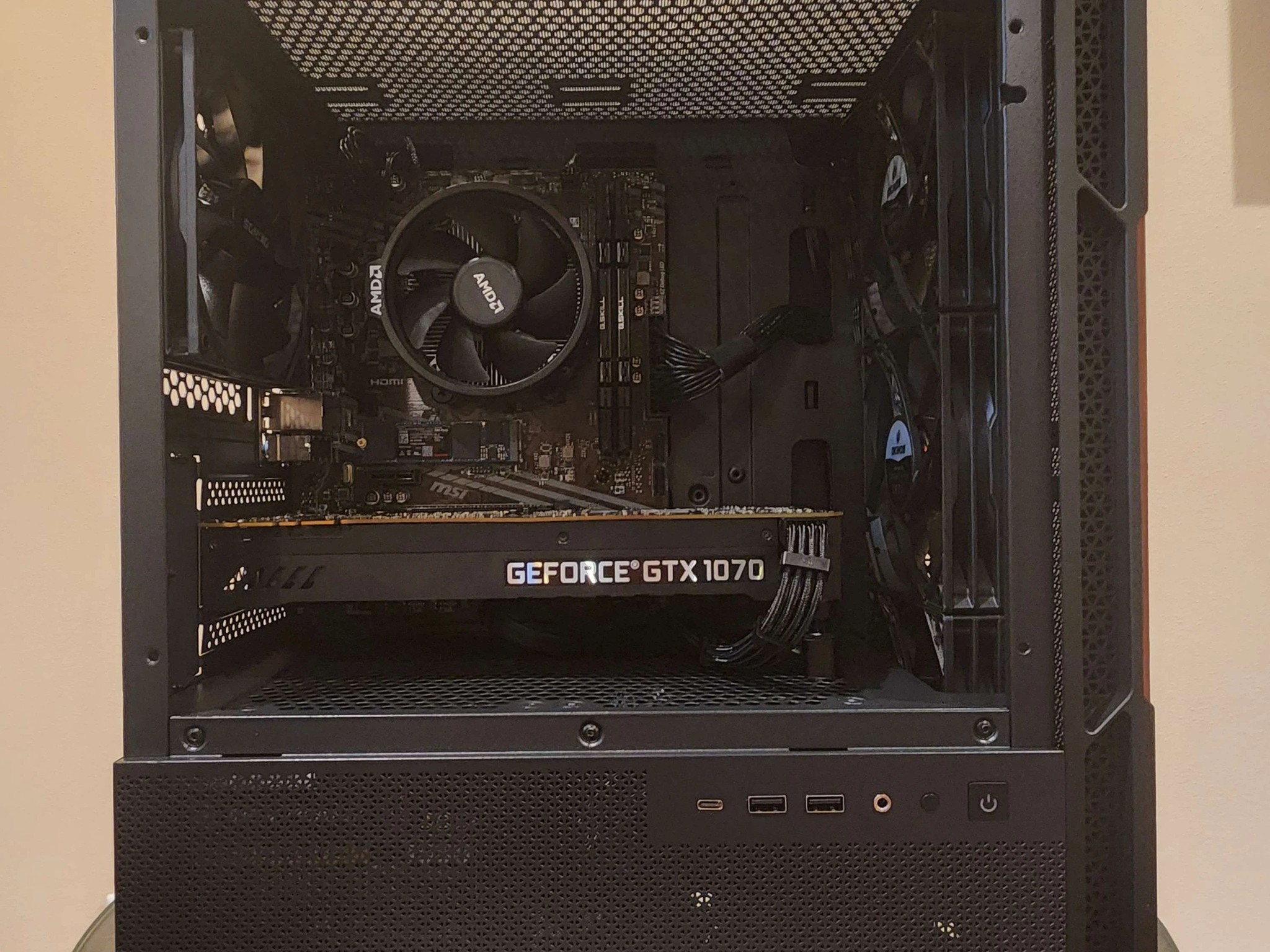 GTX 1070 | Ryzen 5 4500 | 16GB RAM | 500GB SSD | WiFi | Windows 11