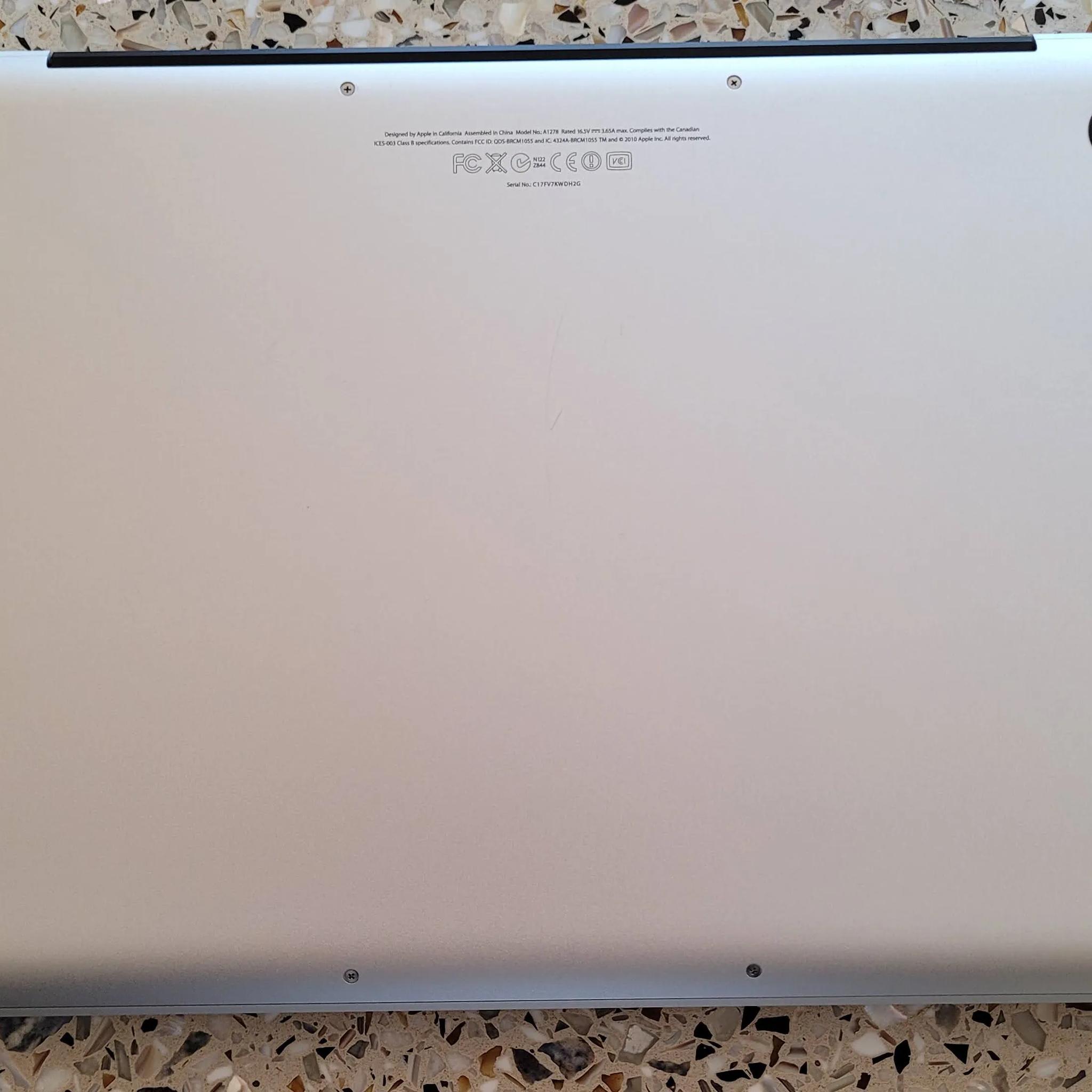 Early 2011 Unibody Macbook Pro Good Condition!