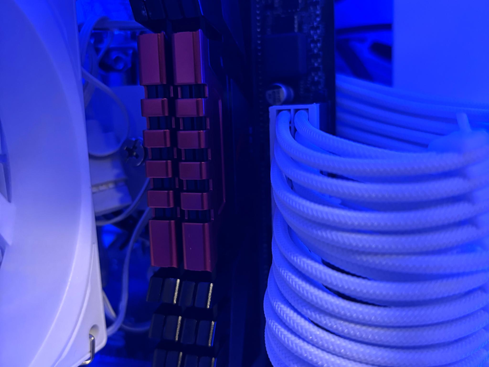 *HOLIDAY DEAL🎄*High quality all white i7 PC