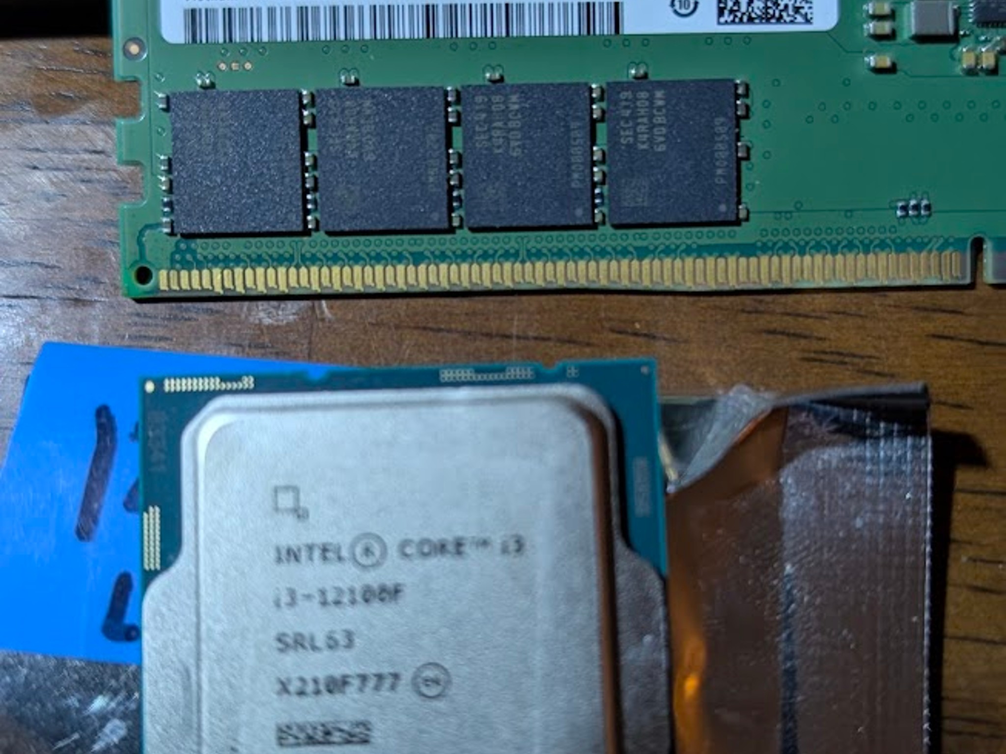 16GB ddr5 pc5 5600 udimm + CPU Intel Core i3 1200F