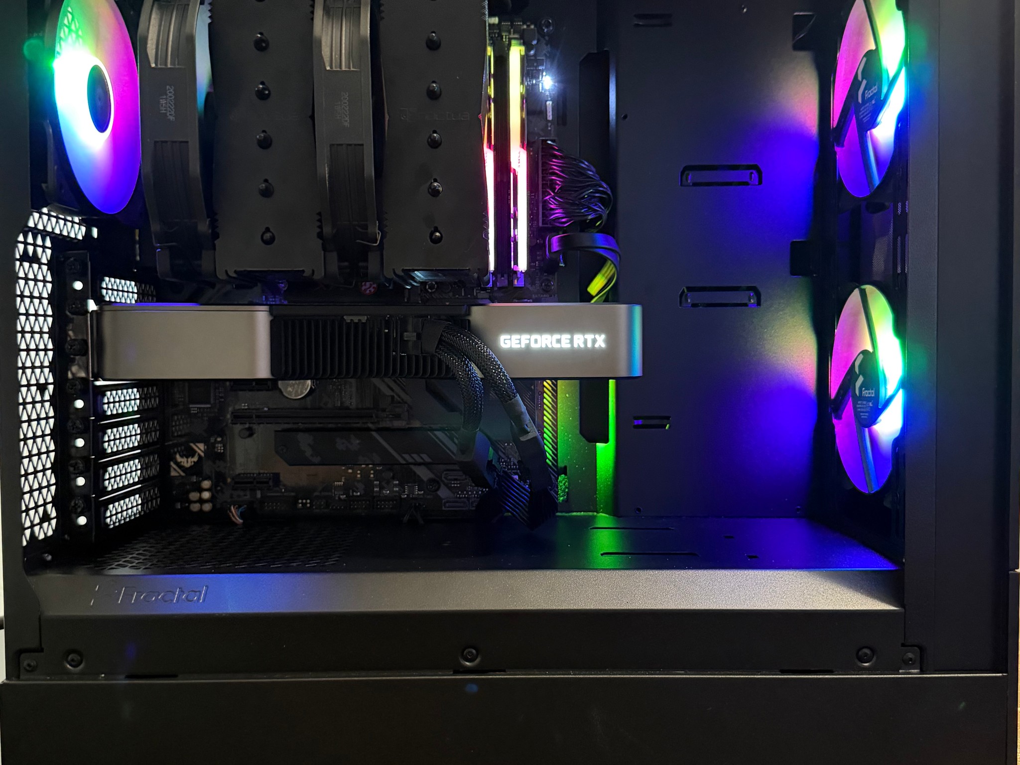 High-End Gaming PC – RTX 3080 Ti FE – Ryzen 7 5800X3D – 32GB RAM – 2TB SSD