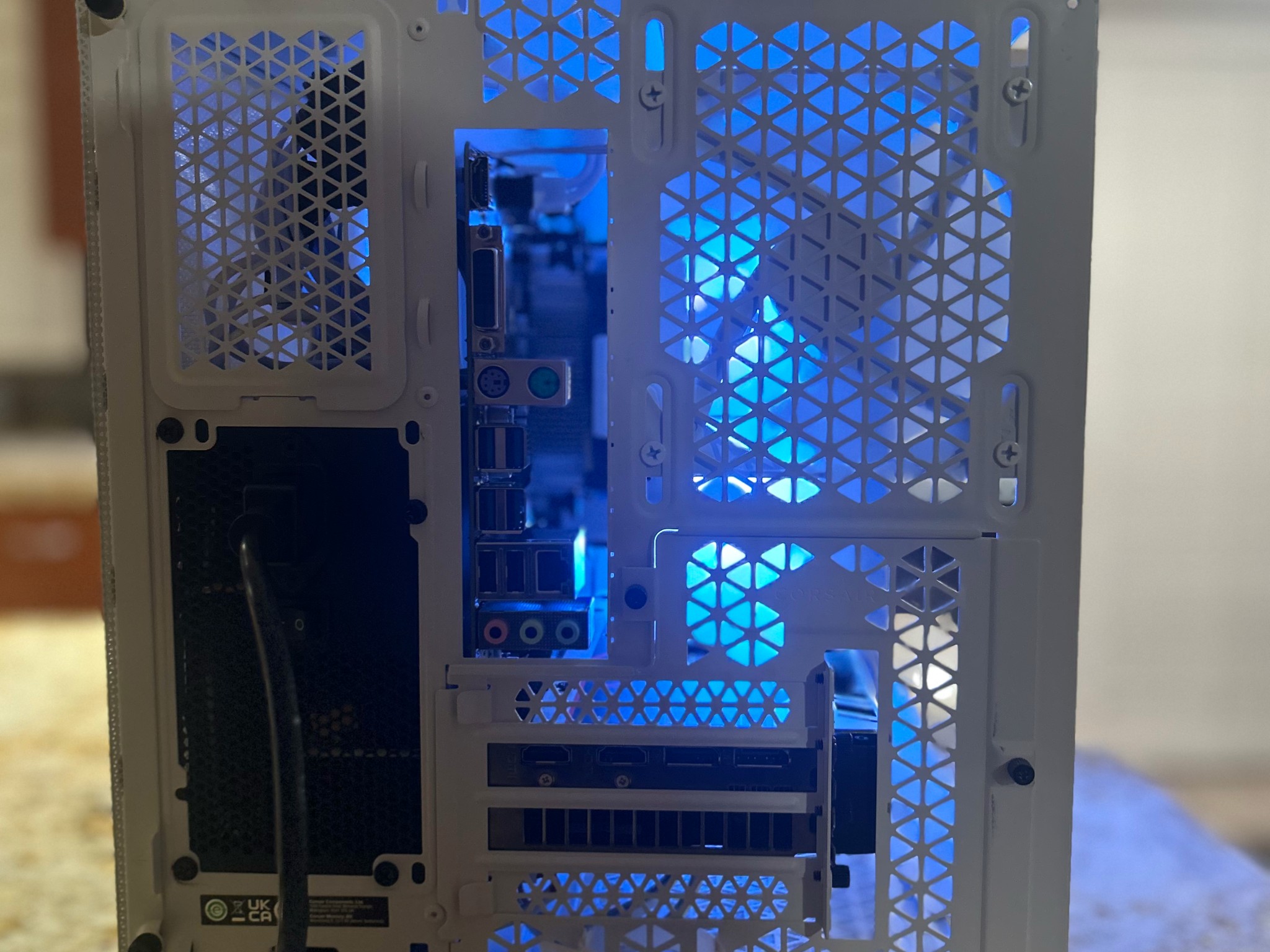 White Budget Gaming PC | RX 580 8GB | RYZEN 5 3600 | 16GB RAM | 500GB SSD| WIN 11 PRO