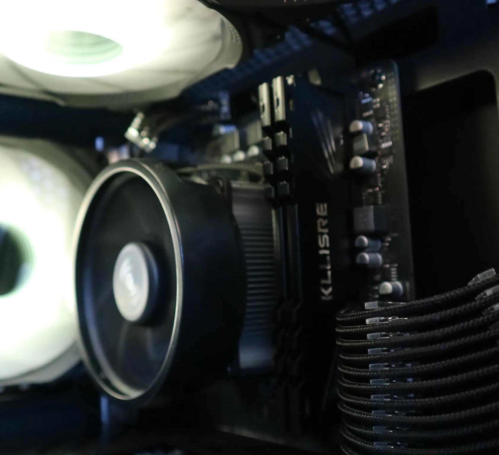 Bolt | Ryzen 3 1200/RX 560XT 8GB Gaming PC