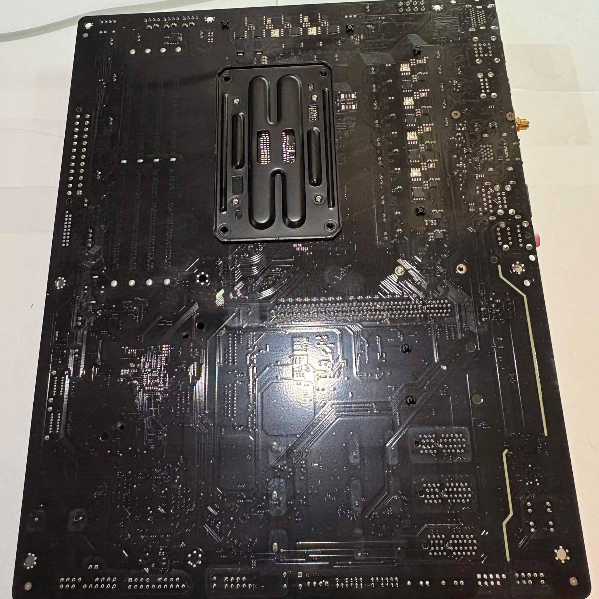 Gigabyte B650 UD AC AM5 ATX Motherboard | DDR5 | WiFi AC | Ryzen 7000/8000/9000