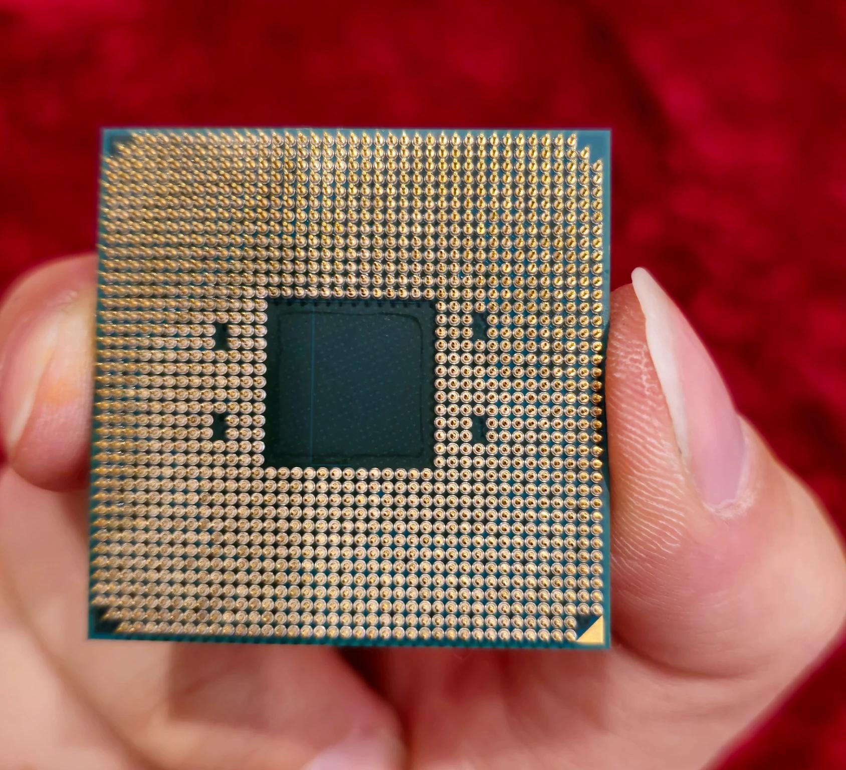 AMD Ryzen 7 3800X with Wraith Prism Cooler