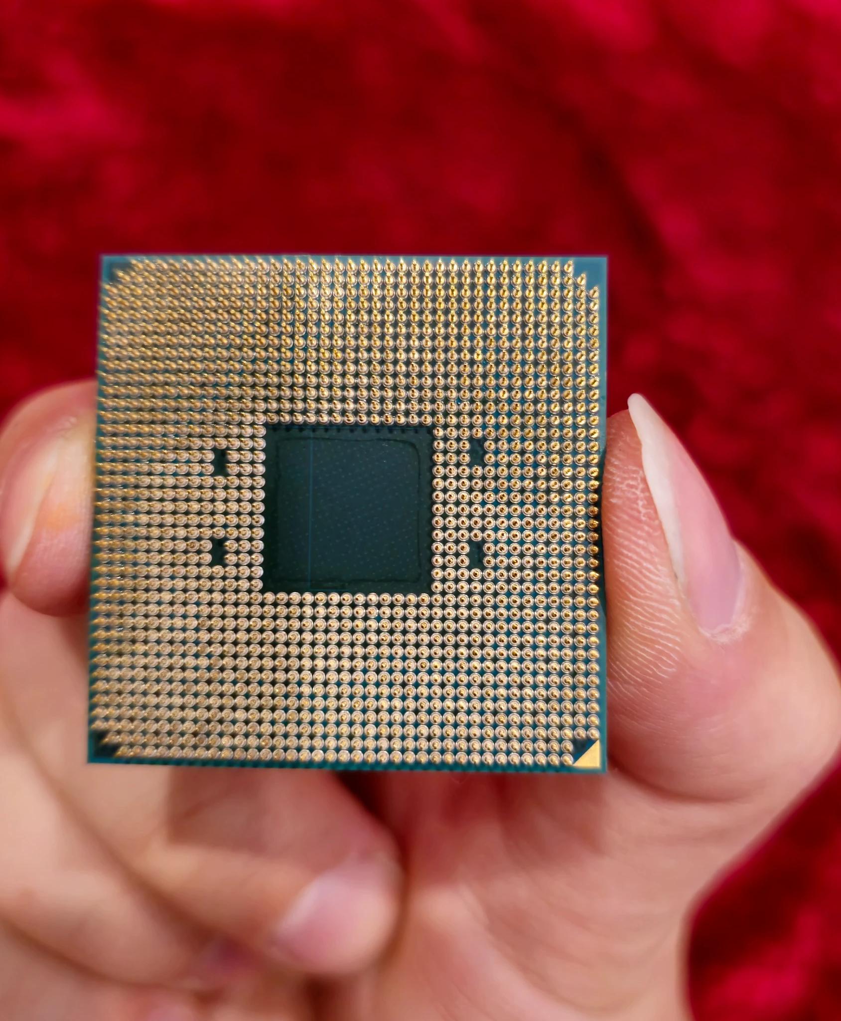 AMD Ryzen 7 3800X with Wraith Prism Cooler