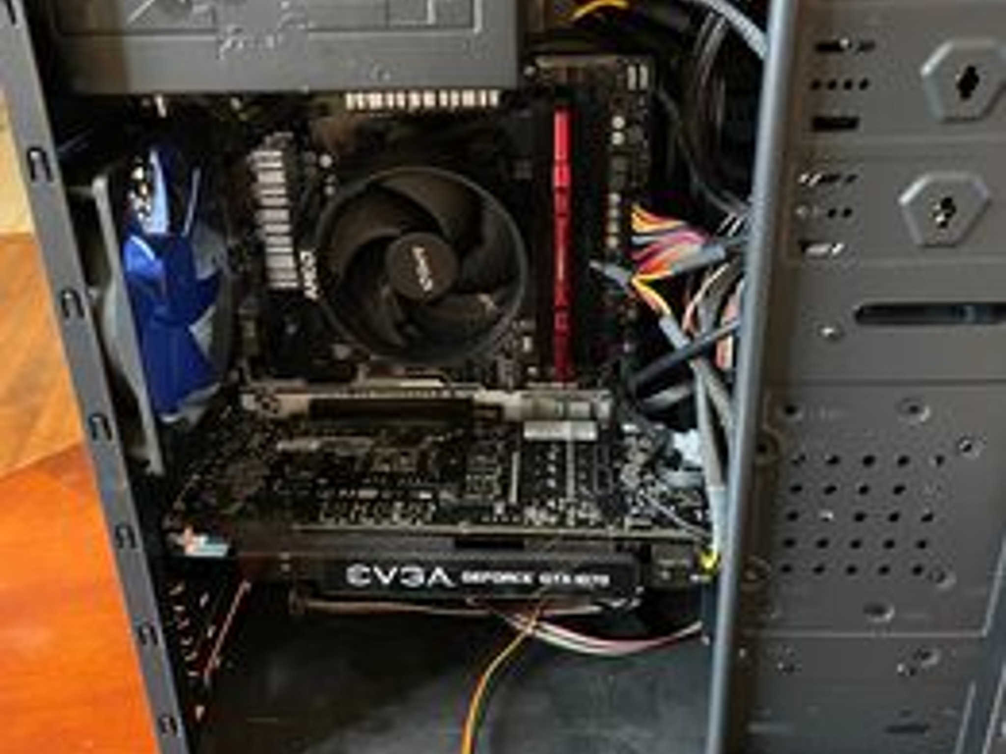 Great Condition Custom PC with EVGA SuperClocked black edition 1070