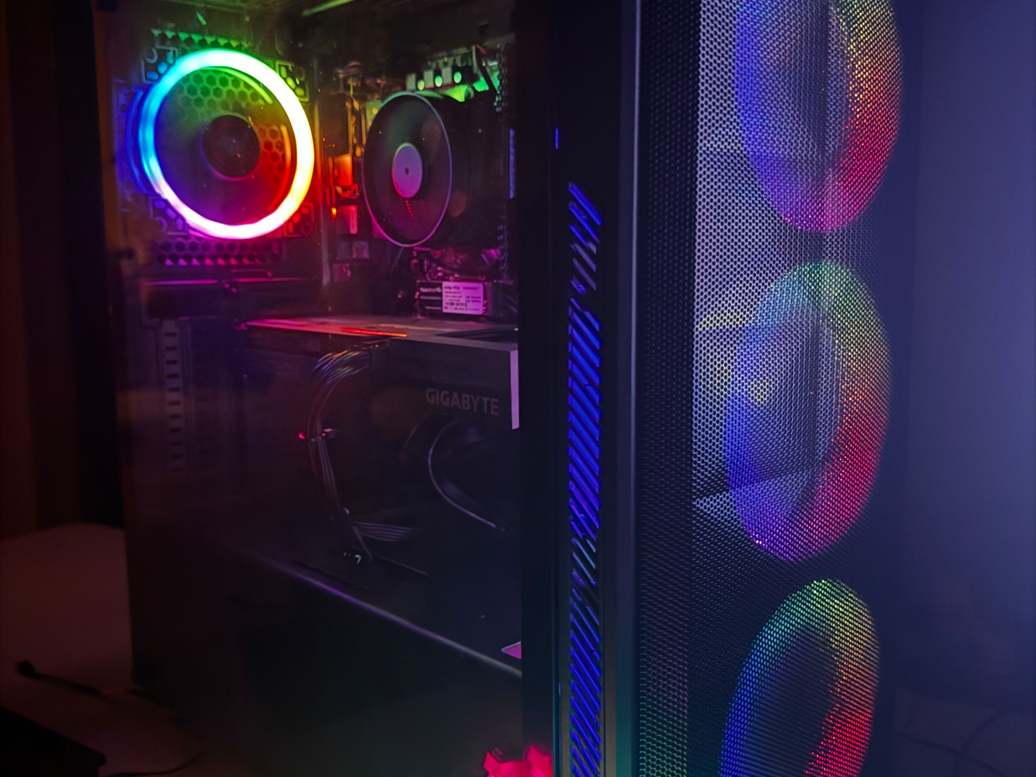(MID RANGE GAMING PC) Ryzen 5 5500 RX 6600 16 GB Ram 512 NVME SSD