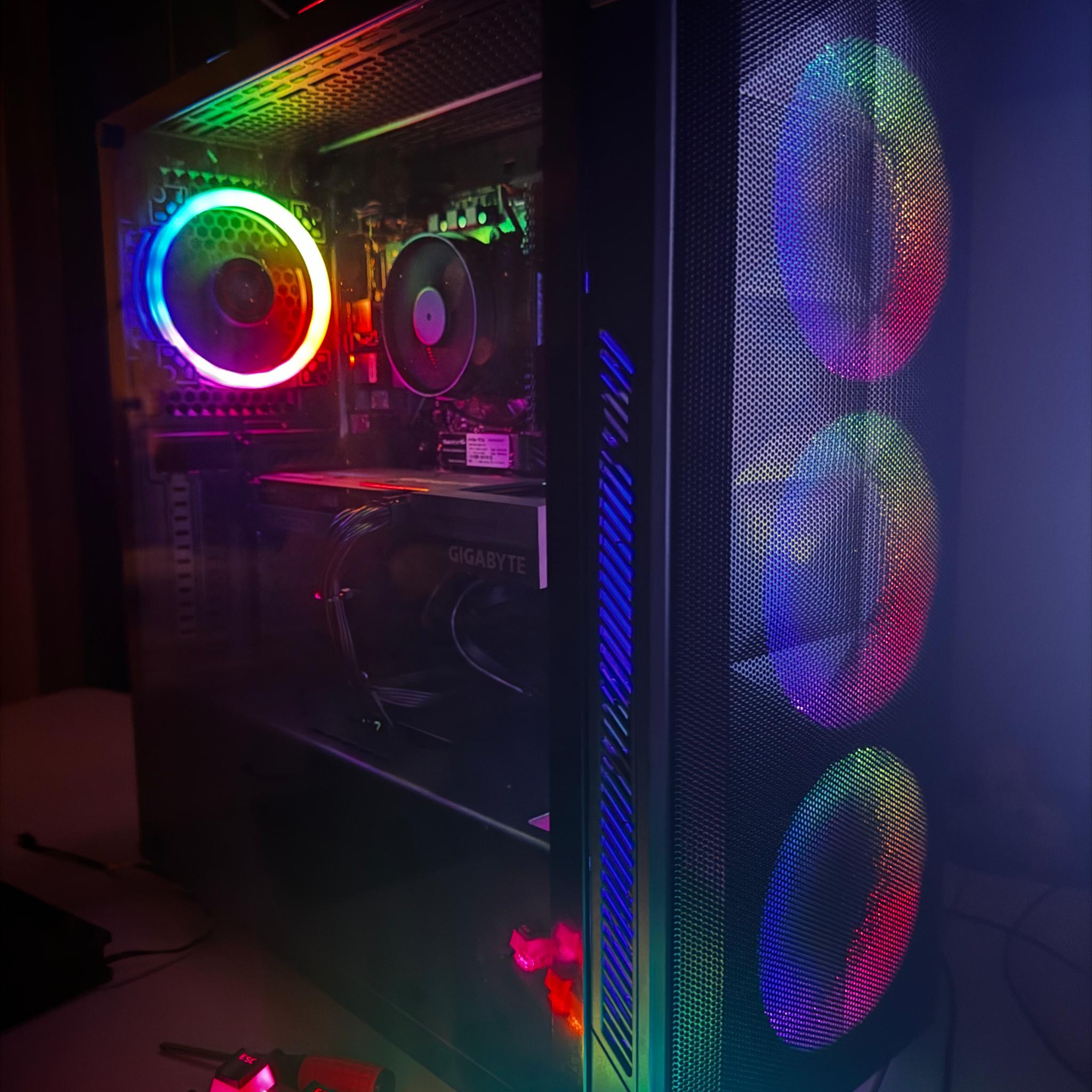 (MID RANGE GAMING PC) Ryzen 5 5500 RX 6600 16 GB Ram 512 NVME SSD