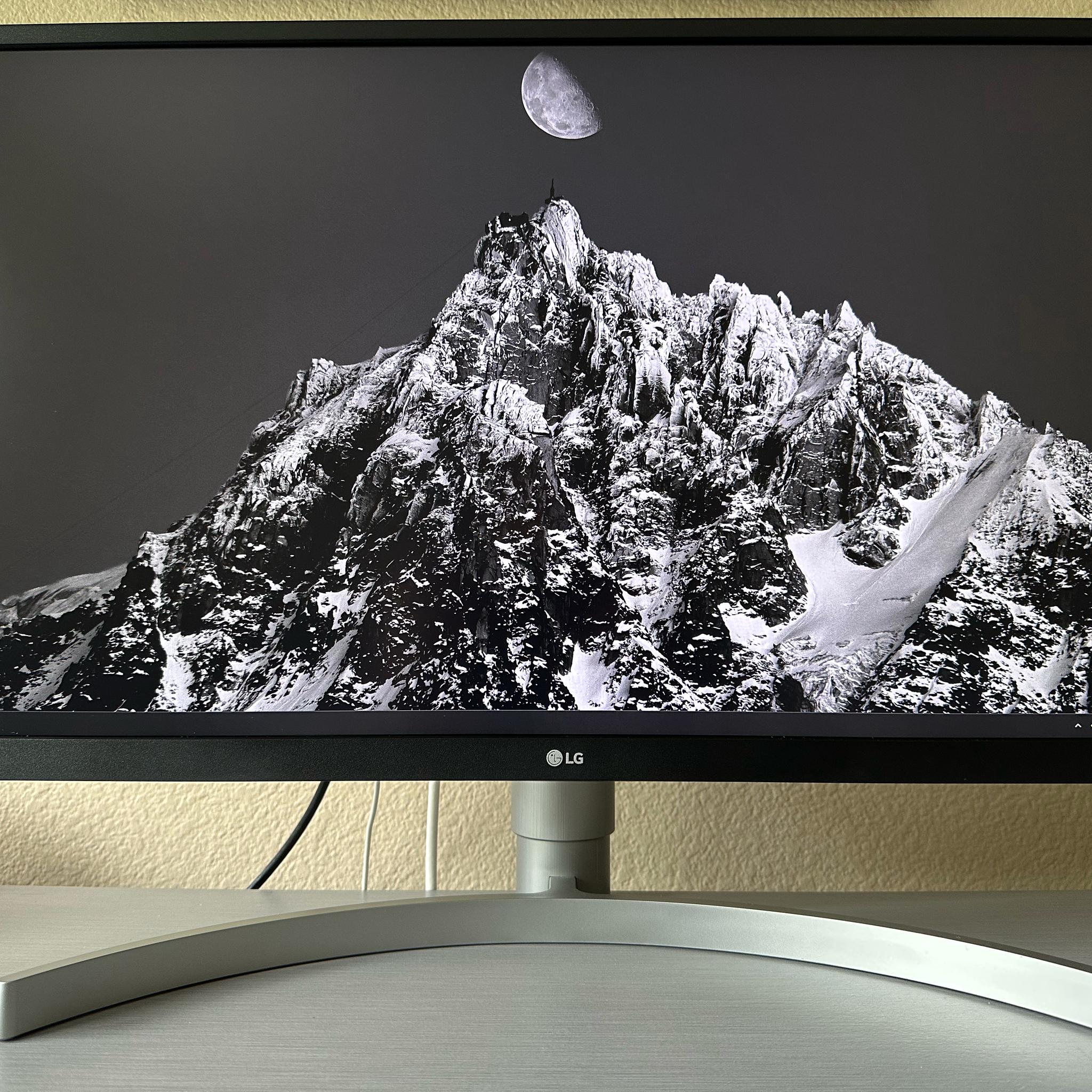 LG 27" 4K HDR FreeSync IPS Monitor