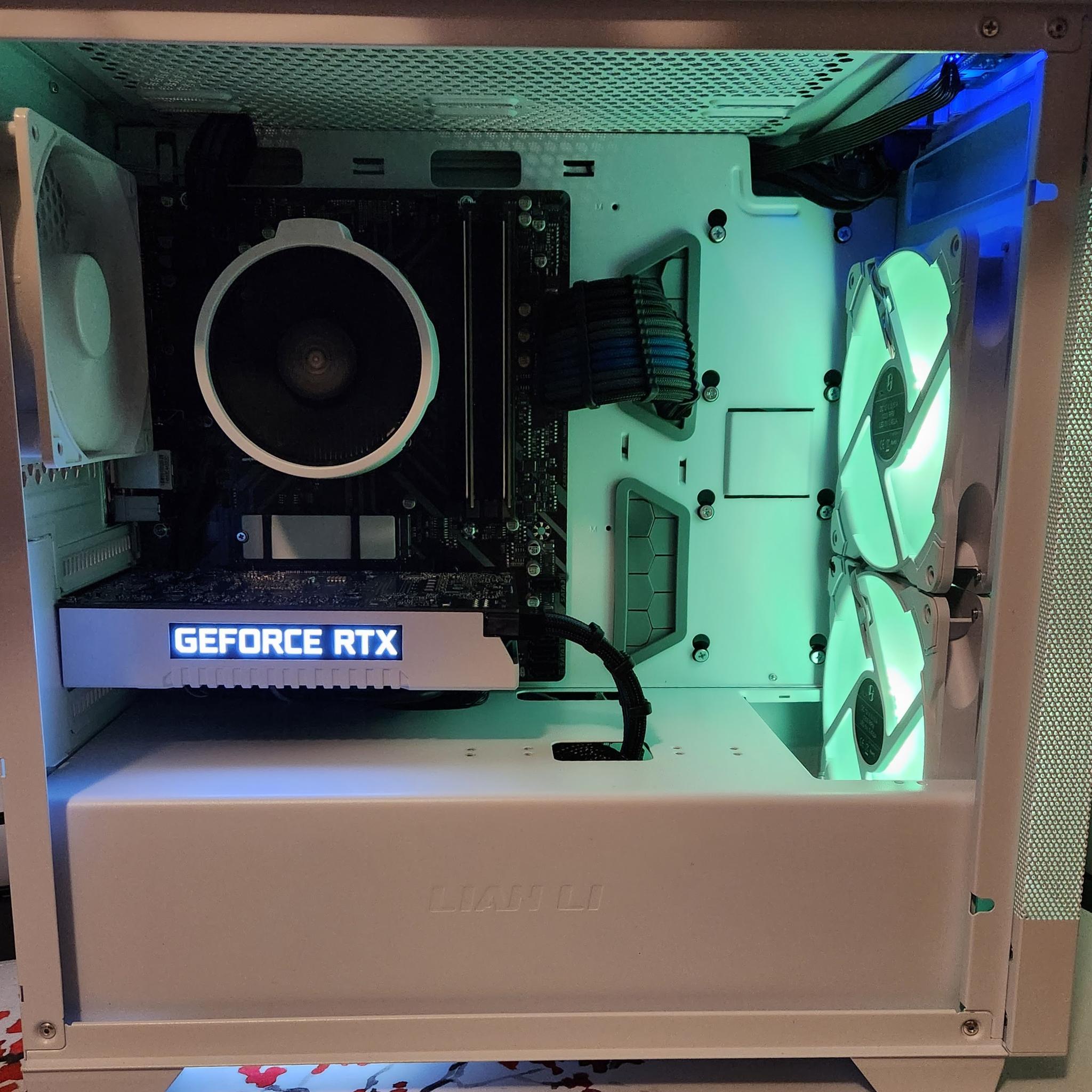 Frosty Mini Mesh Gaming PC Ryzen 5 3600 / 16GB DDR4 / 1TB SSD / RTX 2060