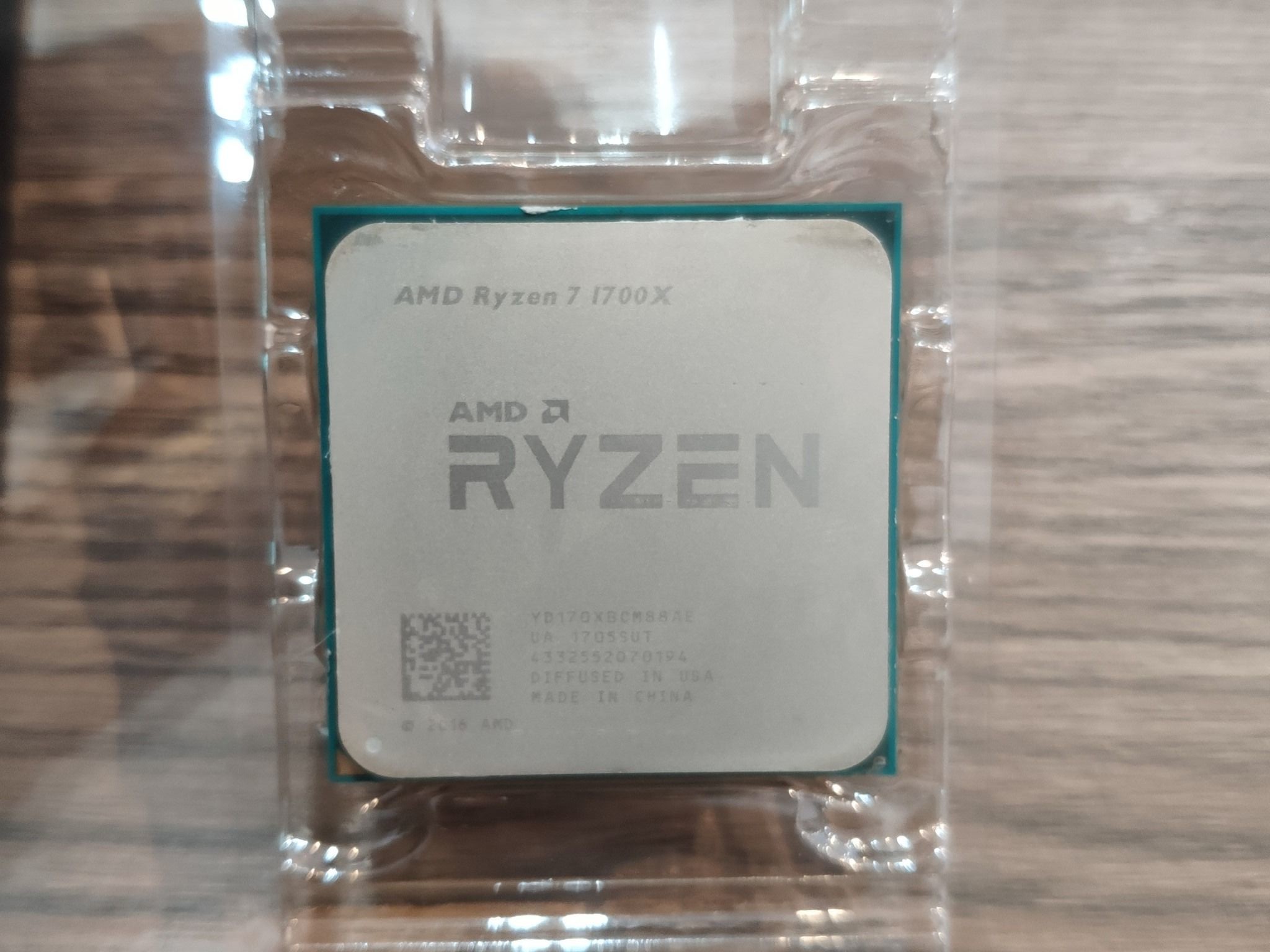 AMD Ryzen 7 1700X 3.4 GHz 8-Core CPU Socket AM4