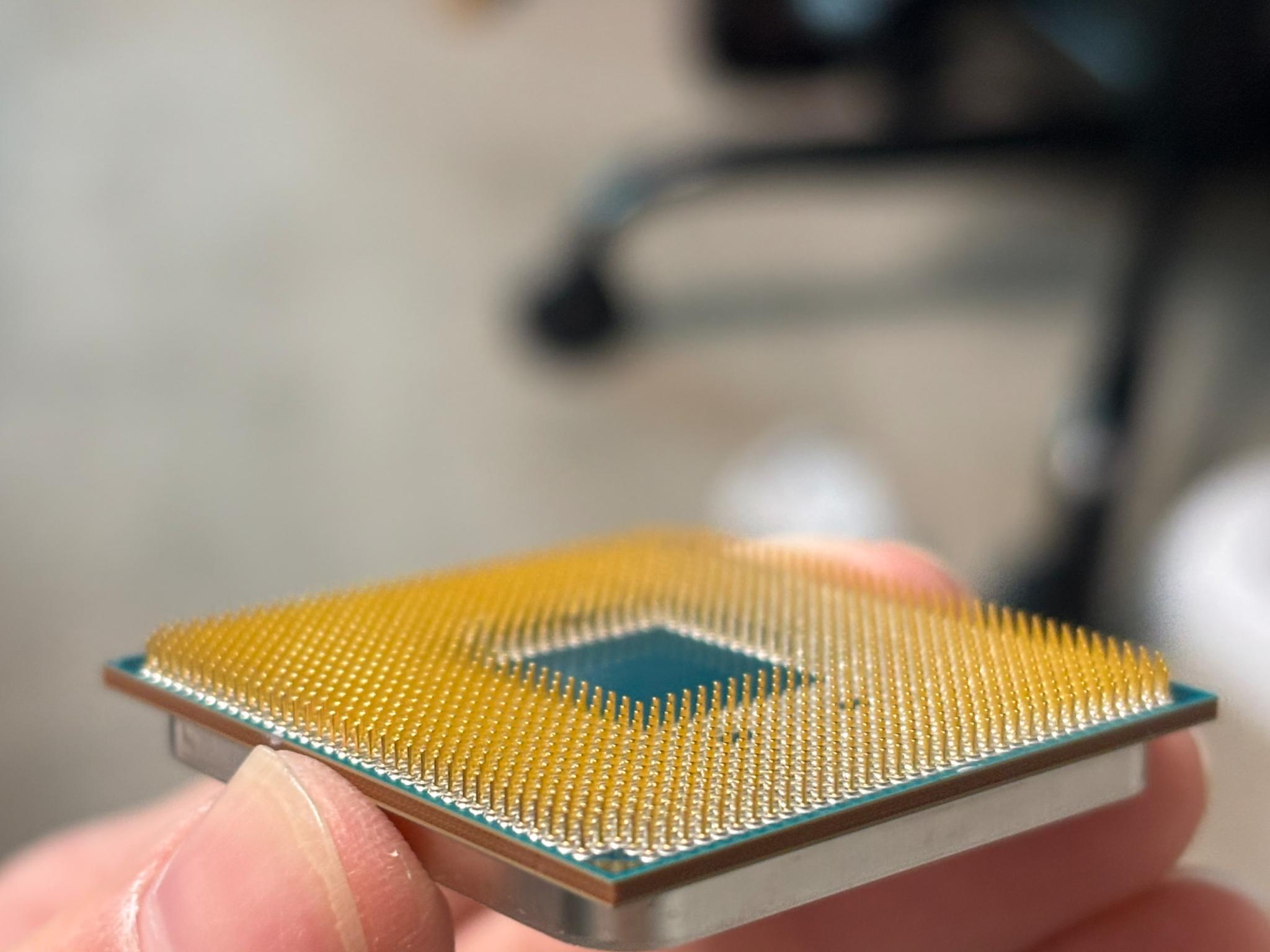 AMD RYZEN 5 5600 includes fan